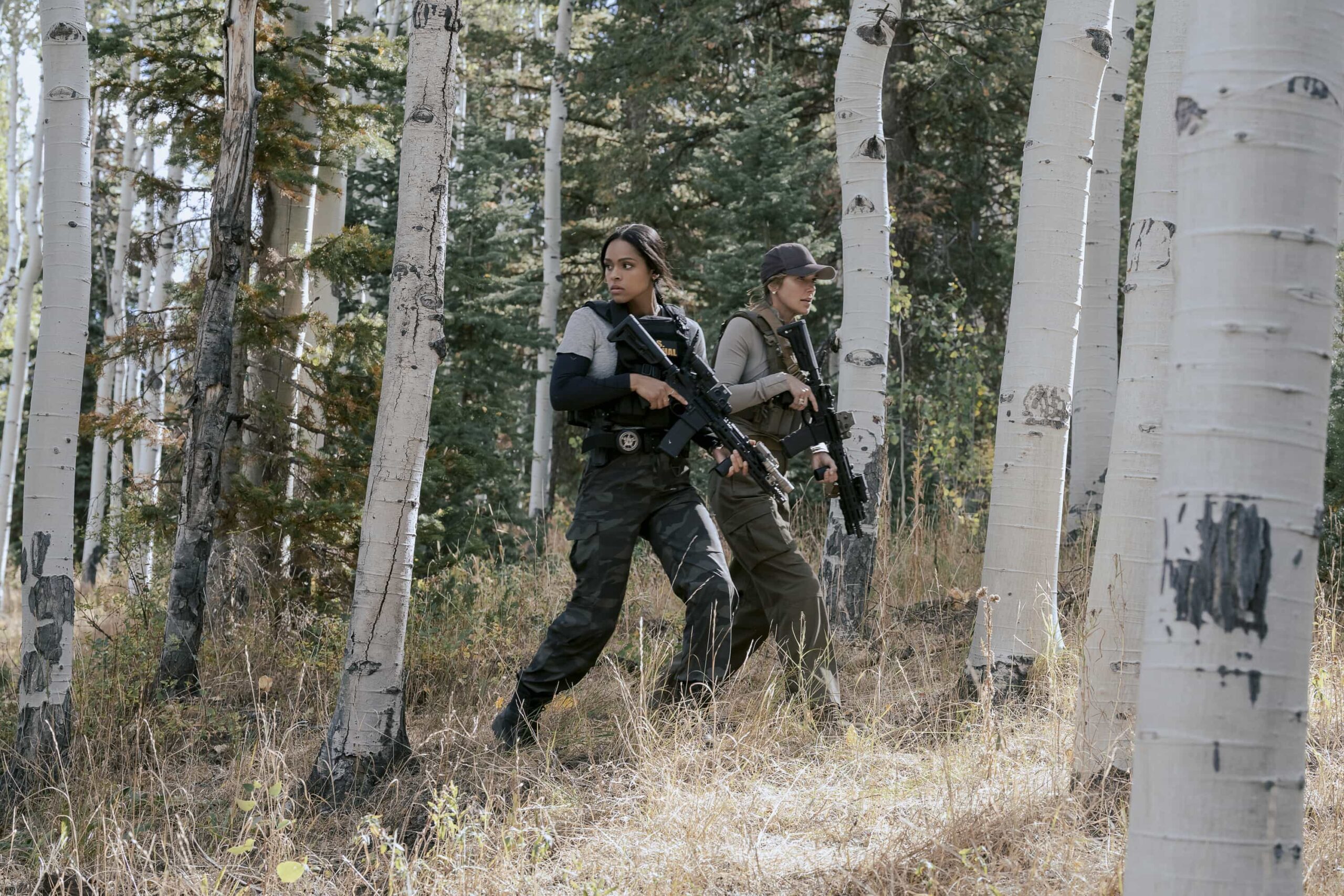 Marshals Season 1 Episode 3 Photo “Road to Nowhere” – When a standoff between Broken Rock and local ranchers over a mine groundbreaking turns violent, the Marshals launch a manhunt to find the shooters, on MARSHALS, Sunday, March 15 (8:00-9:00 PM, ET/PT).  Pictured (L-R): Ash Santos as Andrea and Arielle Kebbel as Belle. Photo: Cam McLeod/CBS ©2025 CBS Broadcasting, Inc. All Rights Reserved.