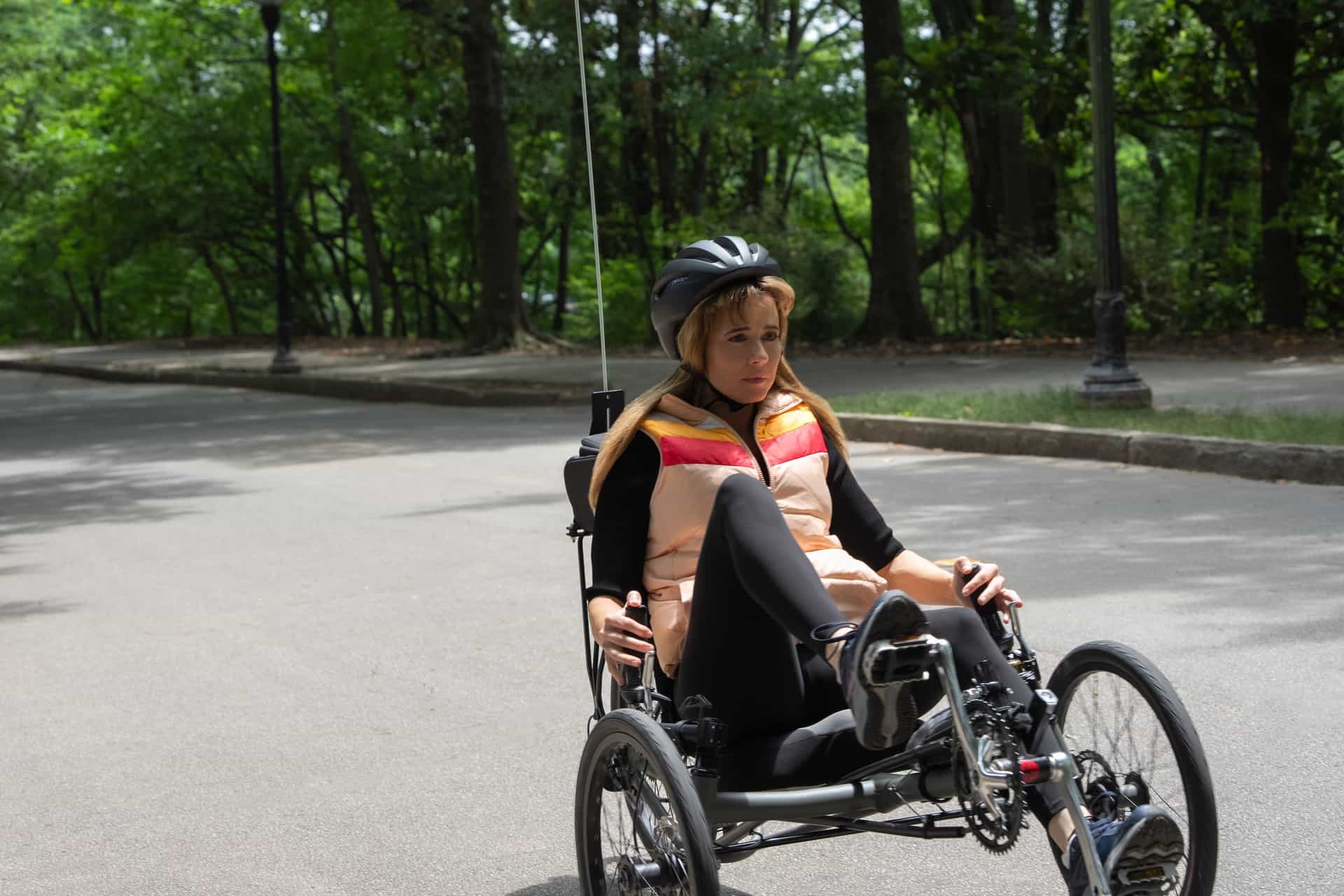 Linda Cardellini DTF ST. LOUIS Season 1 Episode 3