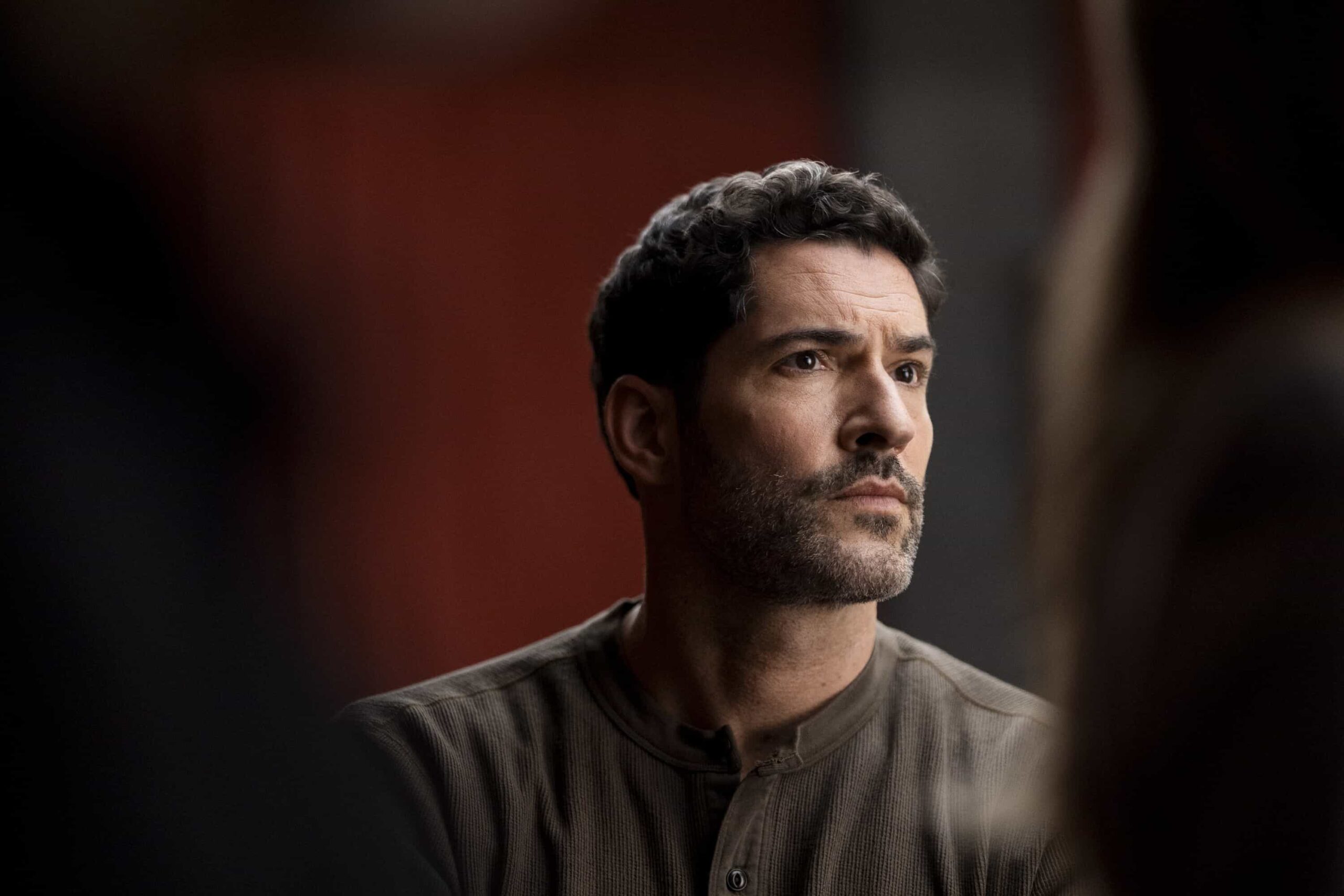 CIA Season 1 Episode 4 Picture “Forced Labor” – When a wanted Belarusian national is discovered posing as an expecting father, Colin and Bill work to expose an international illegal baby smuggling ring. Meanwhile, Bill worries about his father’s health back home, on CIA, Monday, March 16 (10:00-11:00 PM, ET/PT). Pictured: Tom Ellis as CIA Case Officer Colin Glass. Photo: Zach Dilgard/CBS ©2026 CBS Broadcasting, Inc. All Rights Reserved.