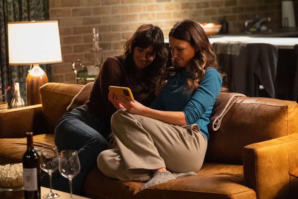 CHICAGO FIRE -- "Do Not Resuscitate" Episode 1415 -- Pictured: (l-r) Tatiana de Campos Ringsby as Heidi, Jocelyn Hudon as Lyla Novak -- (Photo by: Peter Gordon/NBC)