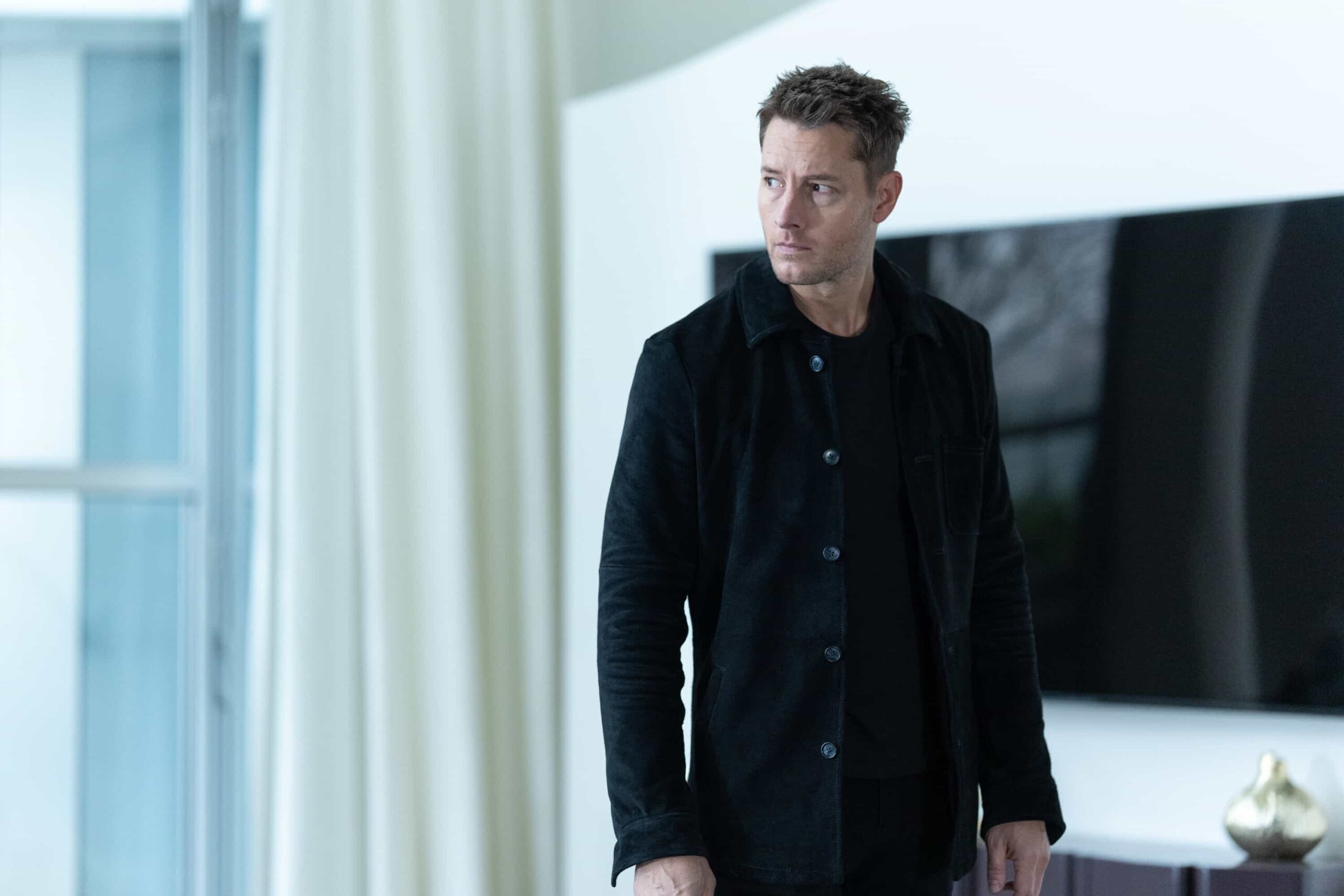 Tracker Season 3 Episode 13 Image “Breakaway” – After Baxter, a veteran stuntman, disappears following a risky stunt, his girlfriend, Laura, calls Colter to investigate a B-movie set, uncovering shady producers and a trail that leads into a dangerous underground world. Pictured:Justin Hartley as Colter Shaw. Photo: Darko Sikman/CBS ©2025 CBS Broadcasting, Inc. All Rights Reserved.