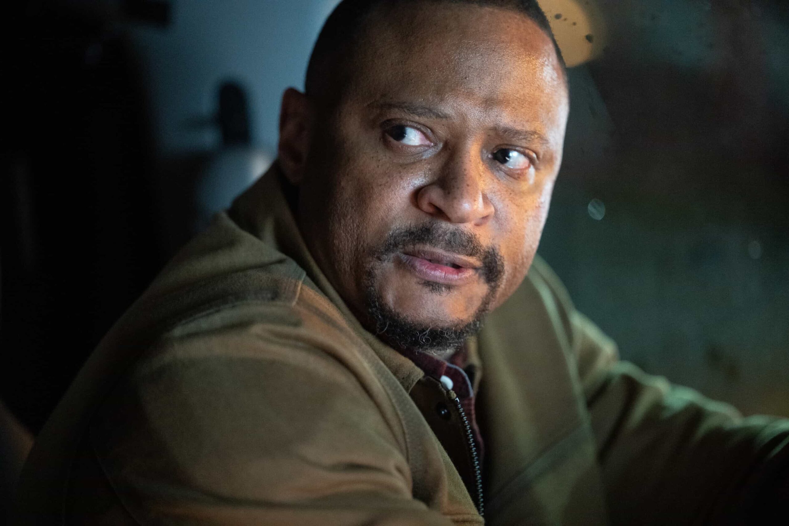 Tracker Season 3 Episode 13 “Breakaway” – After Baxter, a veteran stuntman, disappears following a risky stunt, his girlfriend, Laura, calls Colter to investigate a B-movie set, uncovering shady producers and a trail that leads into a dangerous underground world. Pictured: David Ramsey as Hale Ripley. Photo: David Bukach/CBS ©2025 CBS Broadcasting, Inc. All Rights Reserved.