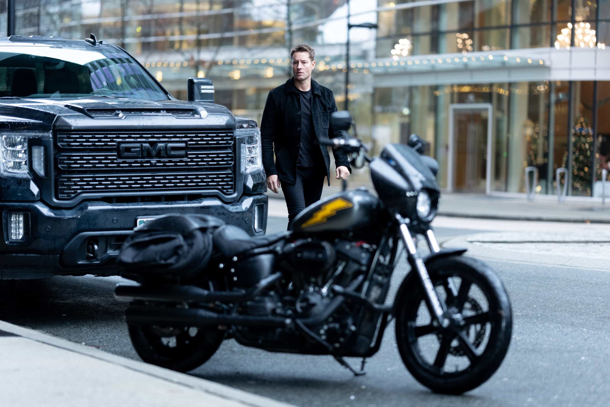 “Breakaway” – After Baxter, a veteran stuntman, disappears following a risky stunt, his girlfriend, Laura, calls Colter to investigate a B-movie set, uncovering shady producers and a trail that leads into a dangerous underground world. Pictured:Justin Hartley as Colter Shaw. Photo: Darko Sikman/CBS ©2025 CBS Broadcasting, Inc. All Rights Reserved.