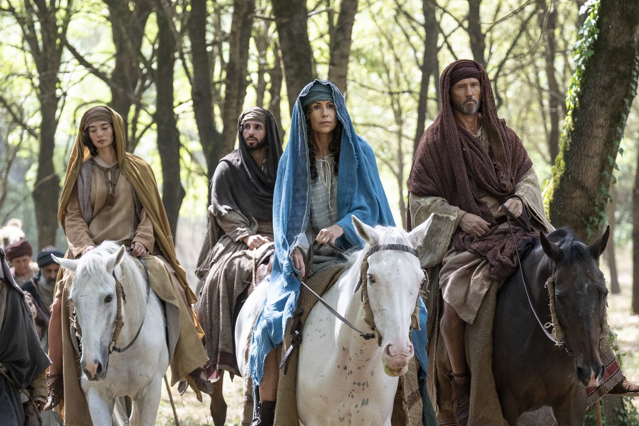 THE FAITHFUL:   L-R: Minnie Driver and Jeffrey Donovan in "The Woman Who Bowed to No One/The Woman Who Spoke to God" two episode presentation of THE FAITHFUL airing Sunday, March 22 (8:00-10:00 PM ET/PT) on FOX. CR: FOX. © 2026 FOX Media LLC.