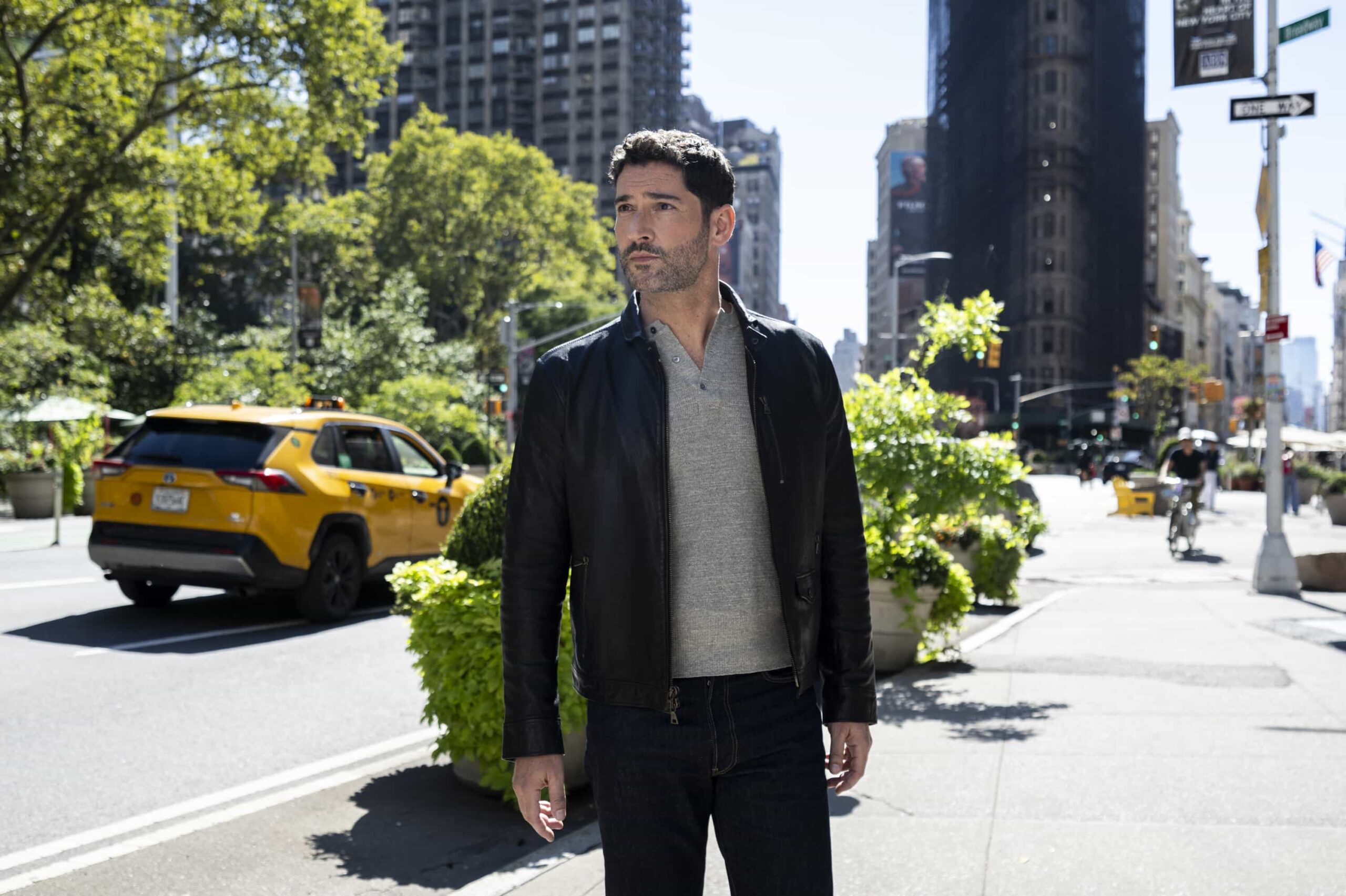 “Deep Cover” -- CBS Original Series CIA, scheduled to air on Monday, March 23 (10:00-11:00 PM, ET/PT).  Pictured: Tom Ellis as CIA Case Officer Colin Glass. Photo: Mark Schafer/CBS ©2025 CBS Broadcasting, Inc. All Rights Reserved.