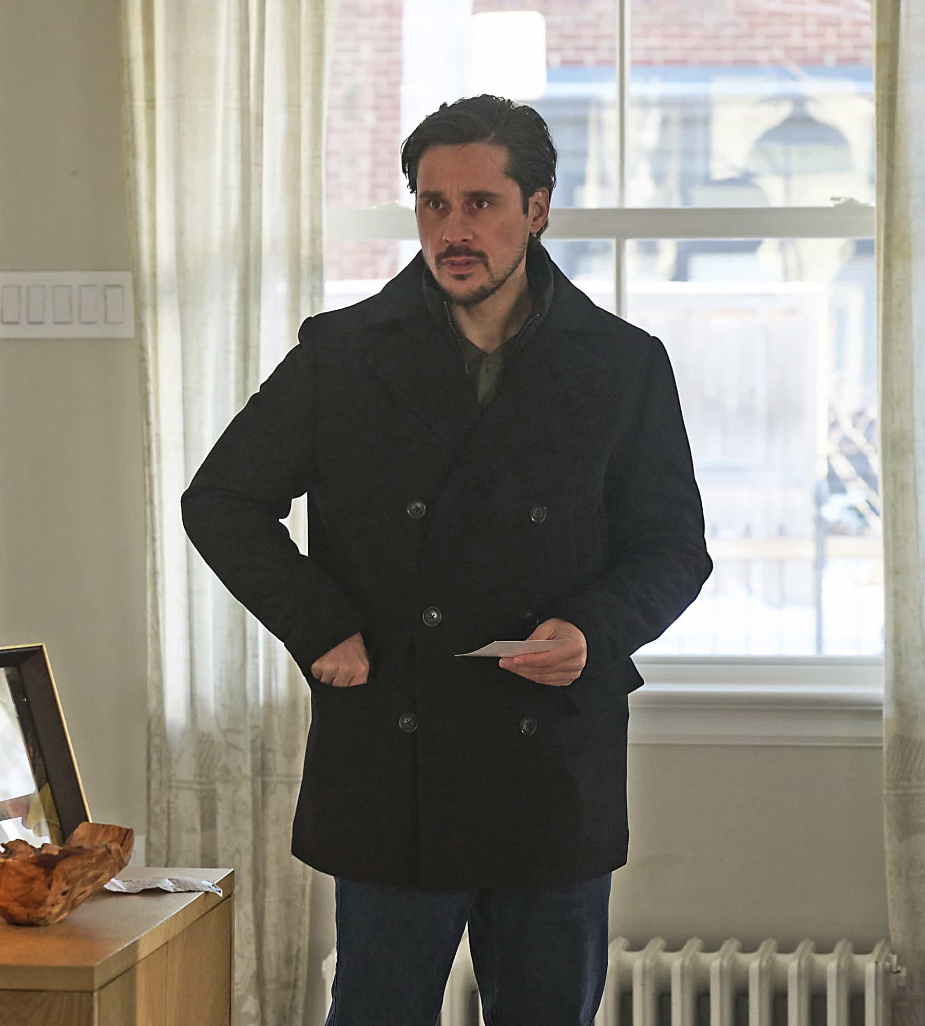 Memory Of A Killer Season 1 Episode 8 Photo : Peter Gadiot in the "Tailored by Fabroni" episode of MEMORY OF A KILLER airing Monday, Mar. 23 (9:00-10:00 PM ET/PT). © 2026 Fox Media LLC. CR: Christos Kalohoridis / FOX.