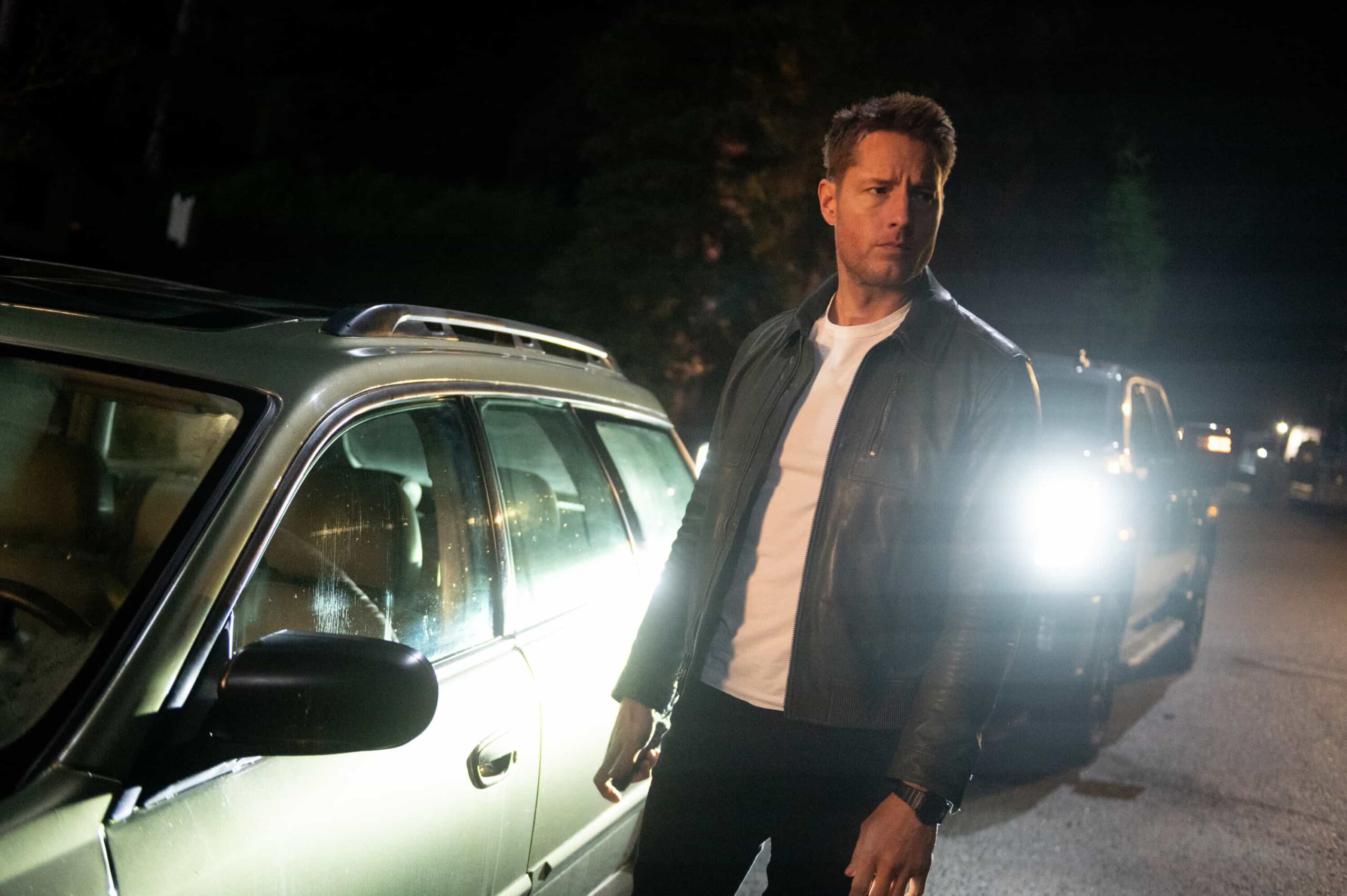 Tracker Season 3 Episode 14 “The Field Trip” – When a young boy disappears during a school field trip at the aquarium, Colter must navigate a volatile father’s desperation to find his son, Sunday, March 29 (9:00-10:00 PM, ET/PT) on the CBS Television Network, and streaming on Paramount+ (live and on-demand for Paramount+ Premium plan subscribers, or on-demand for Paramount+  Pictured: Justin Hartley as Colter Shaw. Photo: Sergei Bachlakov/CBS ©2026 CBS Broadcasting, Inc. All Rights Reserved.