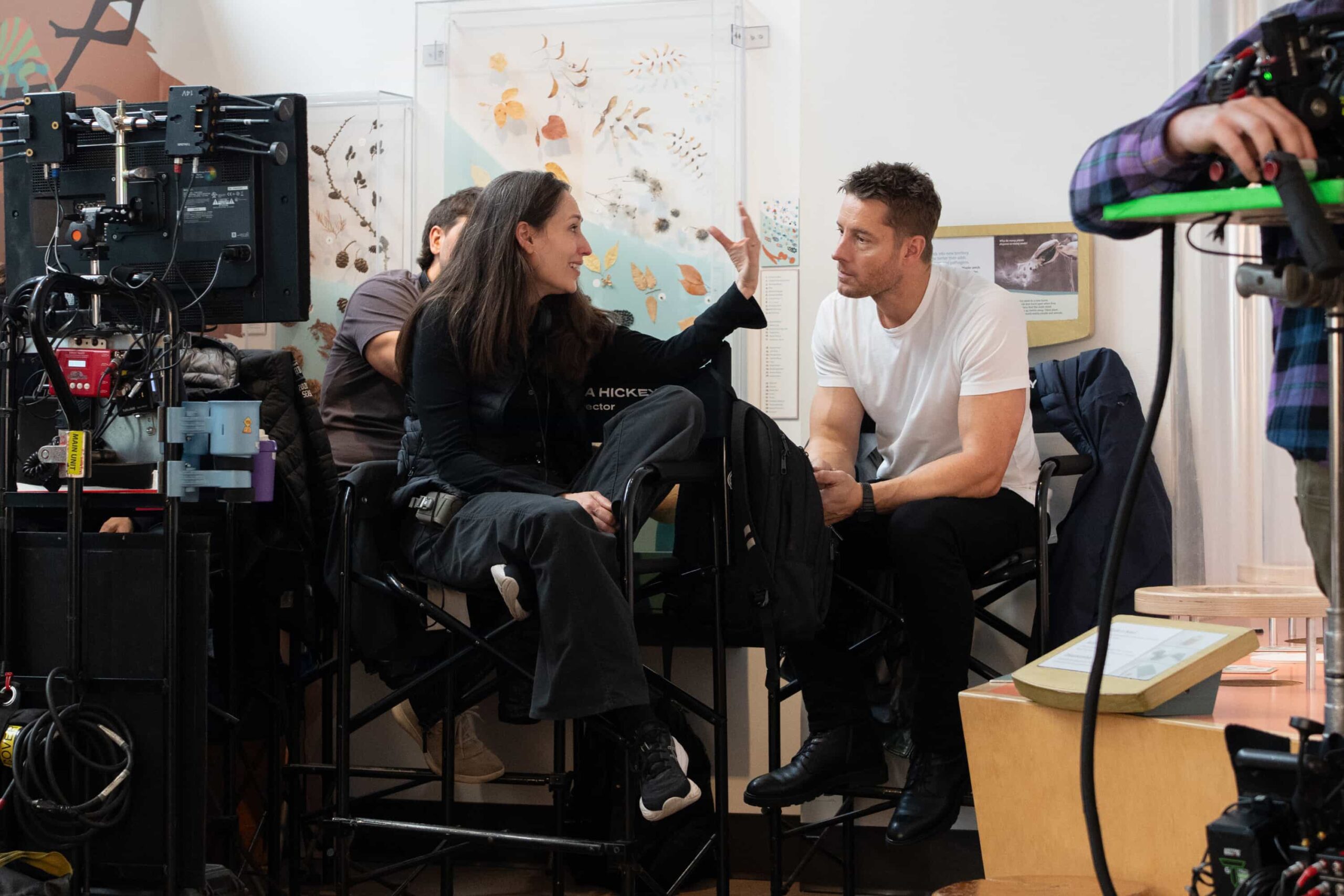 Behind The Scenes “The Field Trip” – When a young boy disappears during a school field trip at the aquarium, Colter must navigate a volatile father’s desperation to find his son, Sunday, March 29 (9:00-10:00 PM, ET/PT) on the CBS Television Network, and streaming on Paramount+ (live and on-demand for Paramount+ Premium plan subscribers, or on-demand for Paramount+  Pictured: Director Melissa Hickey and Justin Hartley. Photo: Colin Bentley/CBS ©2026 CBS Broadcasting, Inc. All Rights Reserved.