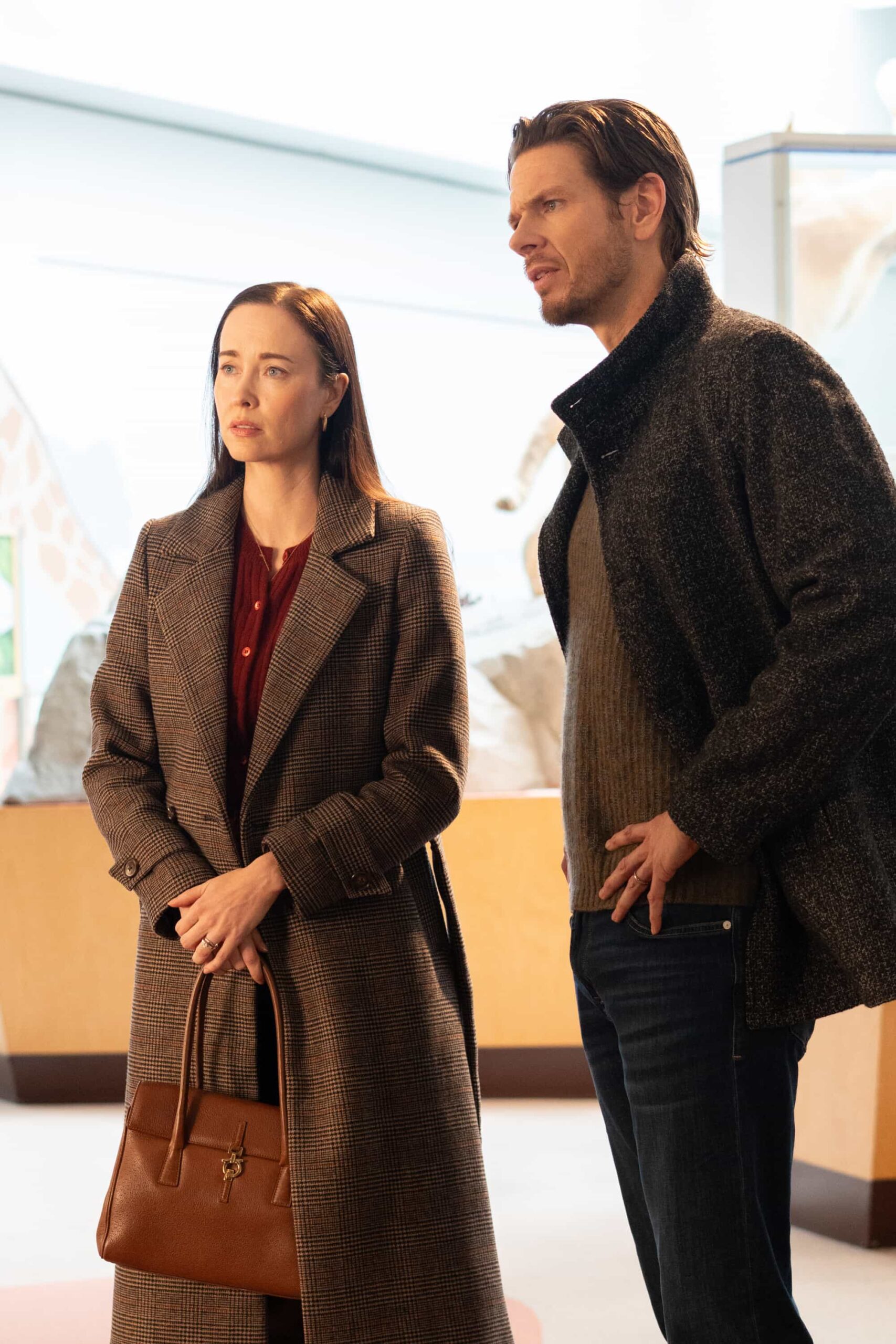 Tracker Season 3 Episode 14 “The Field Trip” – When a young boy disappears during a school field trip at the aquarium, Colter must navigate a volatile father’s desperation to find his son, Sunday, March 29 (9:00-10:00 PM, ET/PT) on the CBS Television Network, and streaming on Paramount+ (live and on-demand for Paramount+ Premium plan subscribers, or on-demand for Paramount+  Pictured: Elyse Levesque as Sara and Jon Beavers as James. Photo: Colin Bentley/CBS ©2026 CBS Broadcasting, Inc. All Rights Reserved.