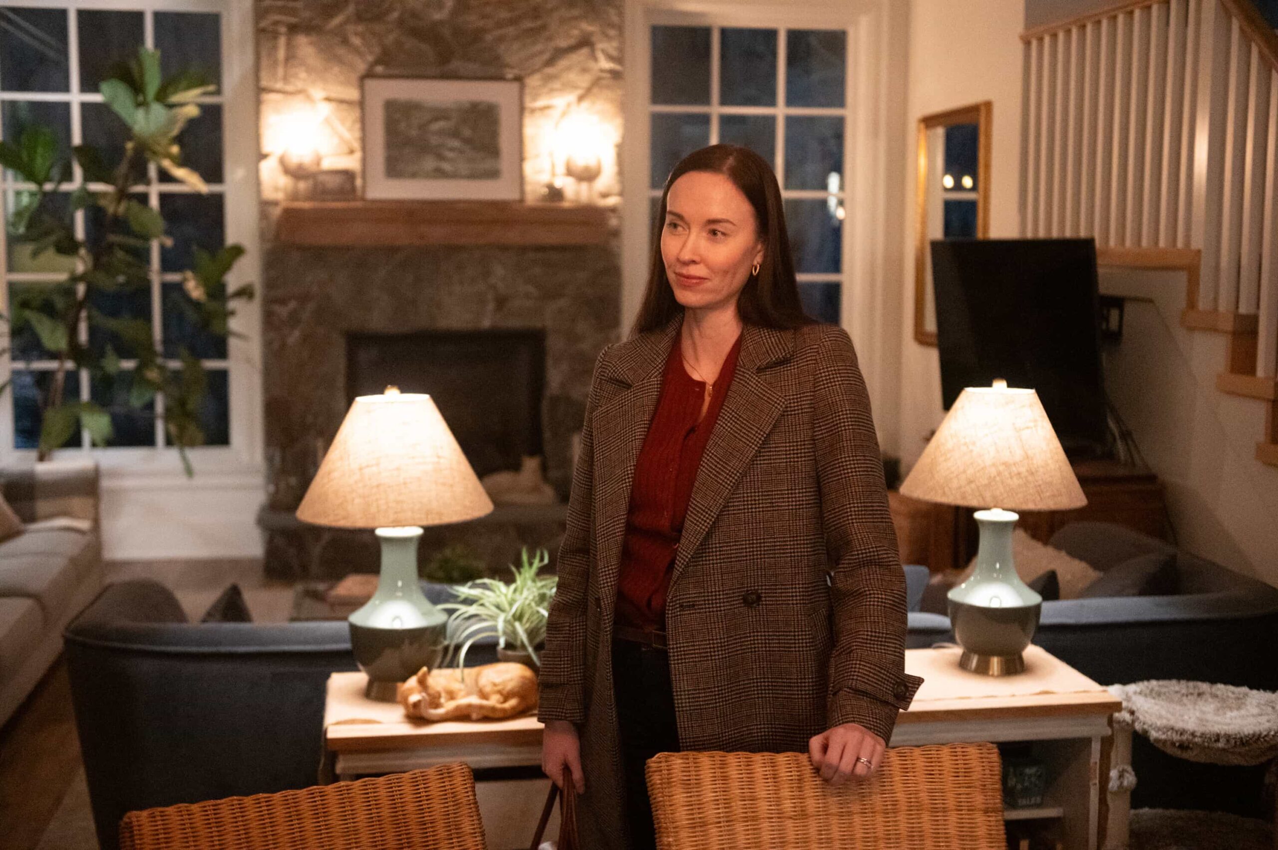 “The Field Trip” – When a young boy disappears during a school field trip at the aquarium, Colter must navigate a volatile father’s desperation to find his son, Sunday, March 29 (9:00-10:00 PM, ET/PT) on the CBS Television Network, and streaming on Paramount+ (live and on-demand for Paramount+ Premium plan subscribers, or on-demand for Paramount+  Pictured: Elyse Levesque as Sara. Photo: Sergei Bachlakov/CBS ©2026 CBS Broadcasting, Inc. All Rights Reserved.