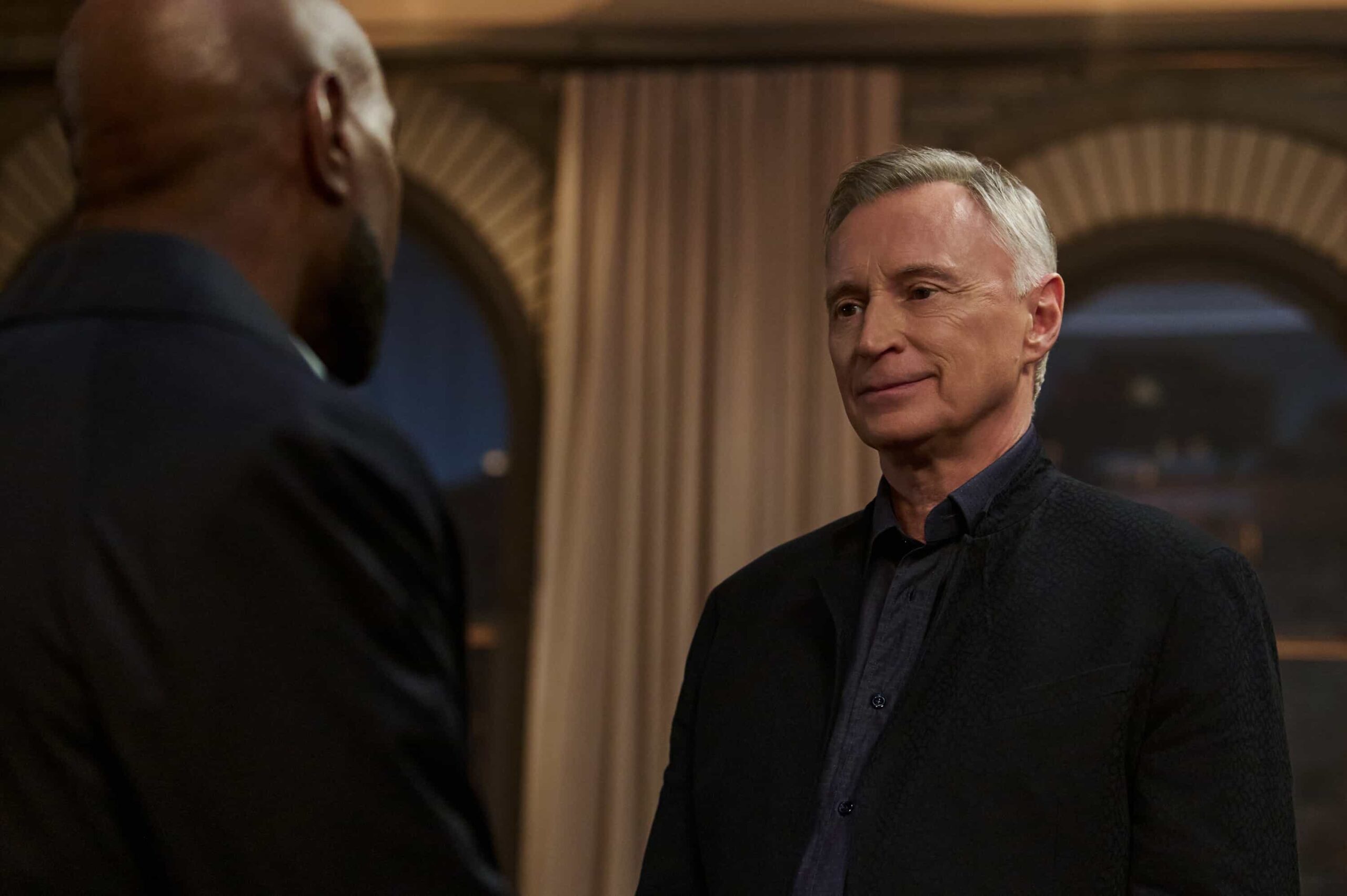 Watson Season 2 Episode 15 Image “A Third Act Surprise – Watson and the fellows race to save the life of a young woman who needs a lifesaving kidney donation. Meanwhile, Sherlock returns to help crack unsolved cases in Pittsburgh, on WATSON, Sunday, March 29 (10:00-11:00 PM, ET/PT) on the CBS Television Network, and streaming on Paramount+* Pictured (L-R): Morris Chestnut as Dr. John Watson and Robert Carlyle as Sherlock Holmes Photo: Sergei Bachlakov/CBS ©2025 CBS Broadcasting, Inc. All Rights Reserved.