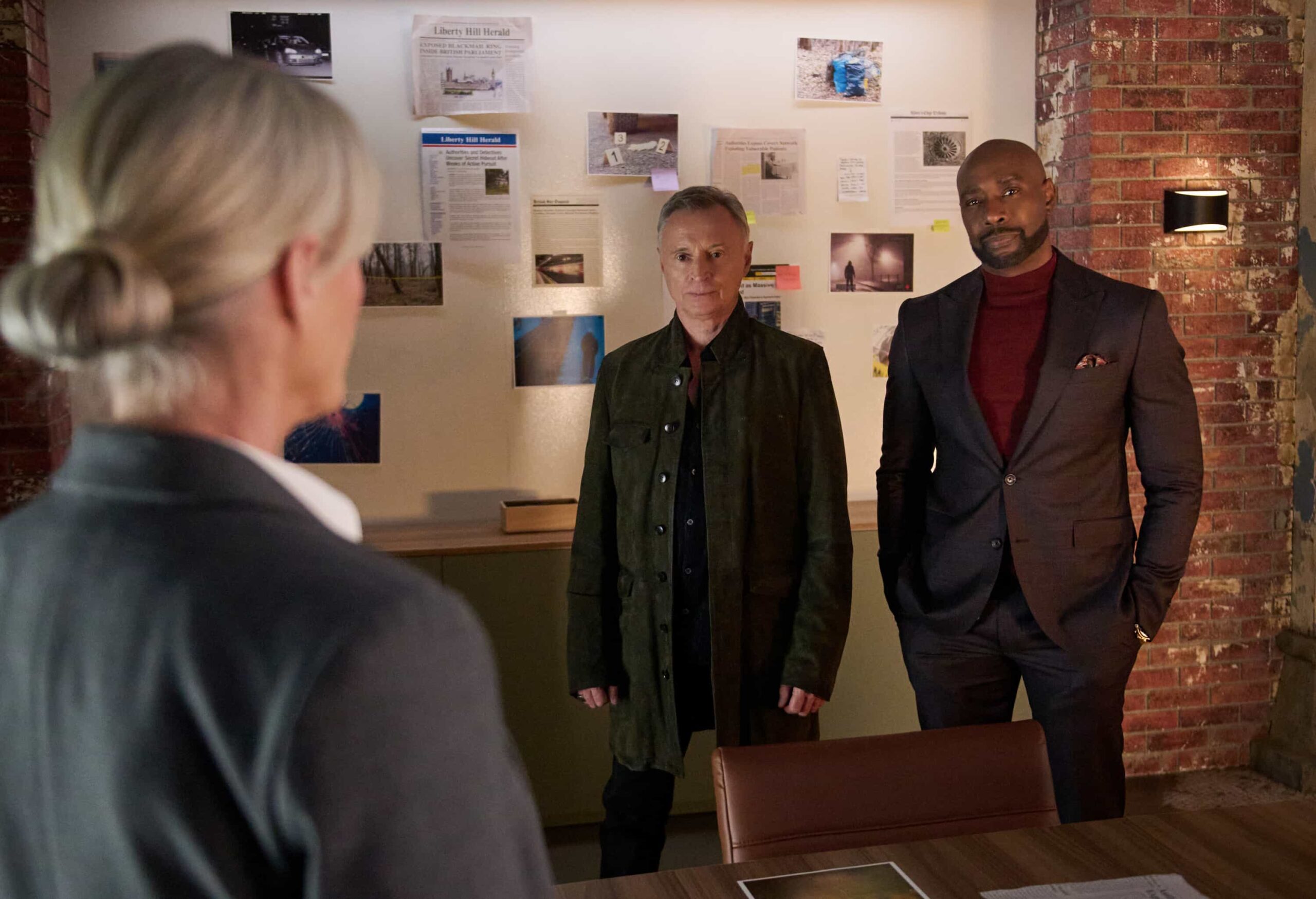 Watson Season 2 Episode 15 Photo “A Third Act Surprise – Watson and the fellows race to save the life of a young woman who needs a lifesaving kidney donation. Meanwhile, Sherlock returns to help crack unsolved cases in Pittsburgh, on WATSON, Sunday, March 29 (10:00-11:00 PM, ET/PT) on the CBS Television Network, and streaming on Paramount+* Pictured (L-R): Rachel Hayward as Det. Lestrade, ,Robert Carlyle as Sherlock Holmes and Morris Chestnut as Dr. John Watson Photo: Sergei Bachlakov/CBS ©2025 CBS Broadcasting, Inc. All Rights Reserved.