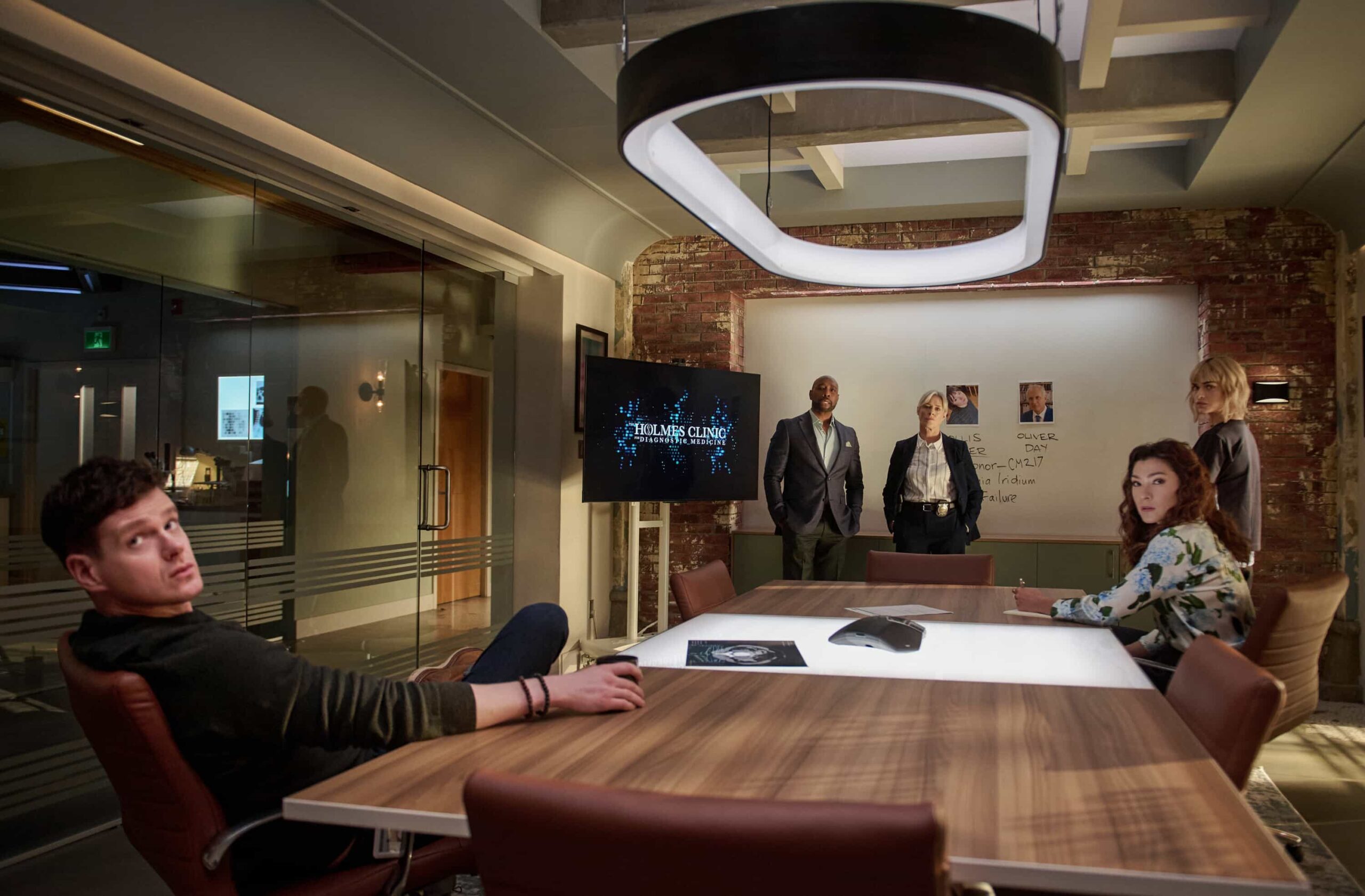 “A Third Act Surprise – Watson and the fellows race to save the life of a young woman who needs a lifesaving kidney donation. Meanwhile, Sherlock returns to help crack unsolved cases in Pittsburgh, on WATSON, Sunday, March 29 (10:00-11:00 PM, ET/PT) on the CBS Television Network, and streaming on Paramount+* Pictured (L-R): Peter Mark Kendall as Dr. Adam Croft. Morris Chestnut as Dr. John Watson, Rachel Hayward as Det. Lestrade, Eve Harlow as Dr. Ingrid Derian, and Inga Schlingmann as Dr. Sasha Lubbock Photo: Sergei Bachlakov/CBS ©2025 CBS Broadcasting, Inc. All Rights Reserved.