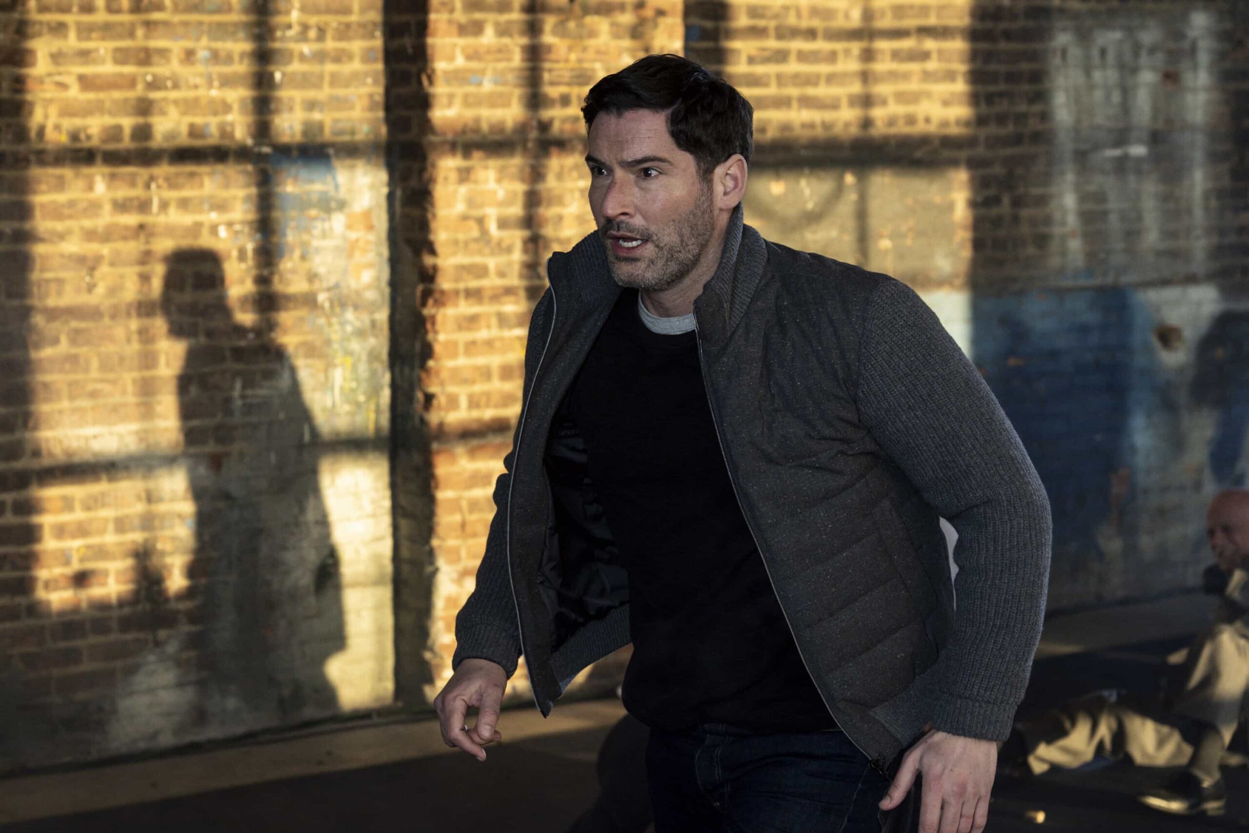 CIA Season 1 Episode 6 Photo "Pledge of Allegiance" -- CBS Original Series CIA, scheduled to air on Monday, March 30 (10:00-11:00 PM, ET/PT).  Pictured: Tom Ellis as CIA Case Officer Colin Glass. Photo: Mark Schafer/CBS ©2026 CBS Broadcasting, Inc. All Rights Reserved.