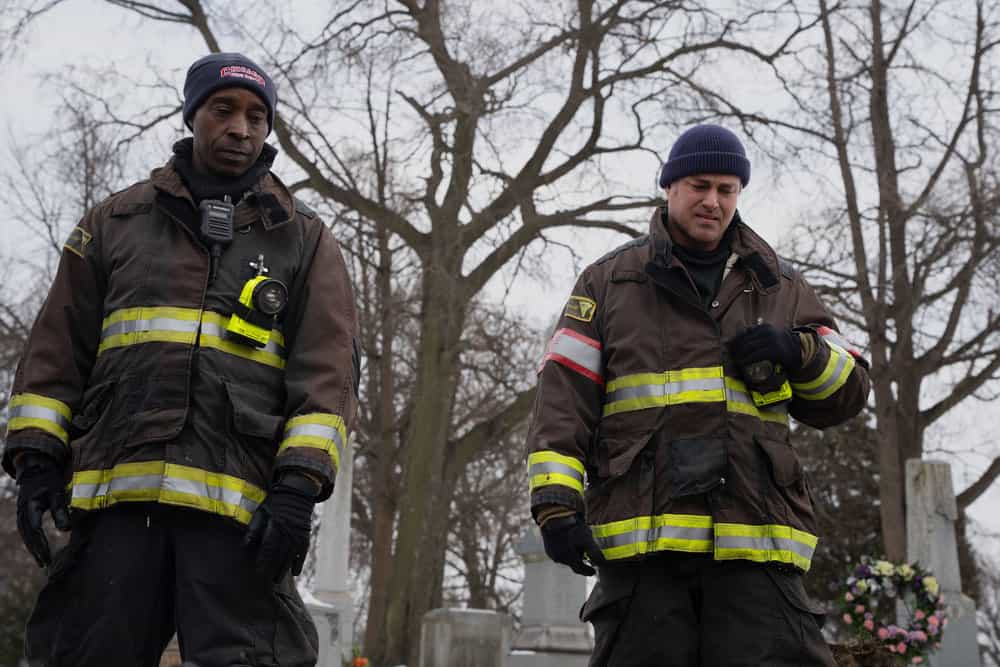 CHICAGO FIRE -- "Firehouse 66" Episode 1416 -- Pictured: (l-r) Rob Morgan as Hopkins, Taylor Kinney as Severide -- (Photo by: Peter Gordon/NBC)