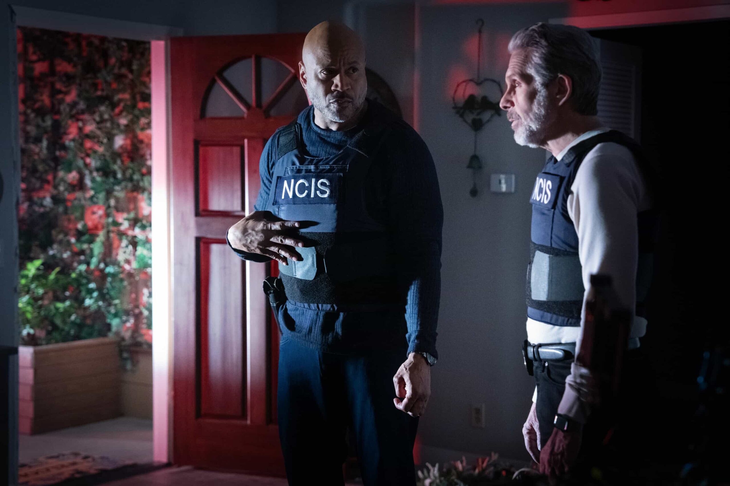 NCIS Season 23 Episode 17 “REBOOT.” - CBS Original Series NCIS, scheduled to air TUESDAY, APRIL 21 (8:00 PM ET/PT)  Pictured (L-R) : LL Cool J as Sam Hanna, Gary Cole as Alden Parker..  Photo: Robert Voets/CBS  ©2026 CBS Broadcasting, Inc. All Rights Reserved.