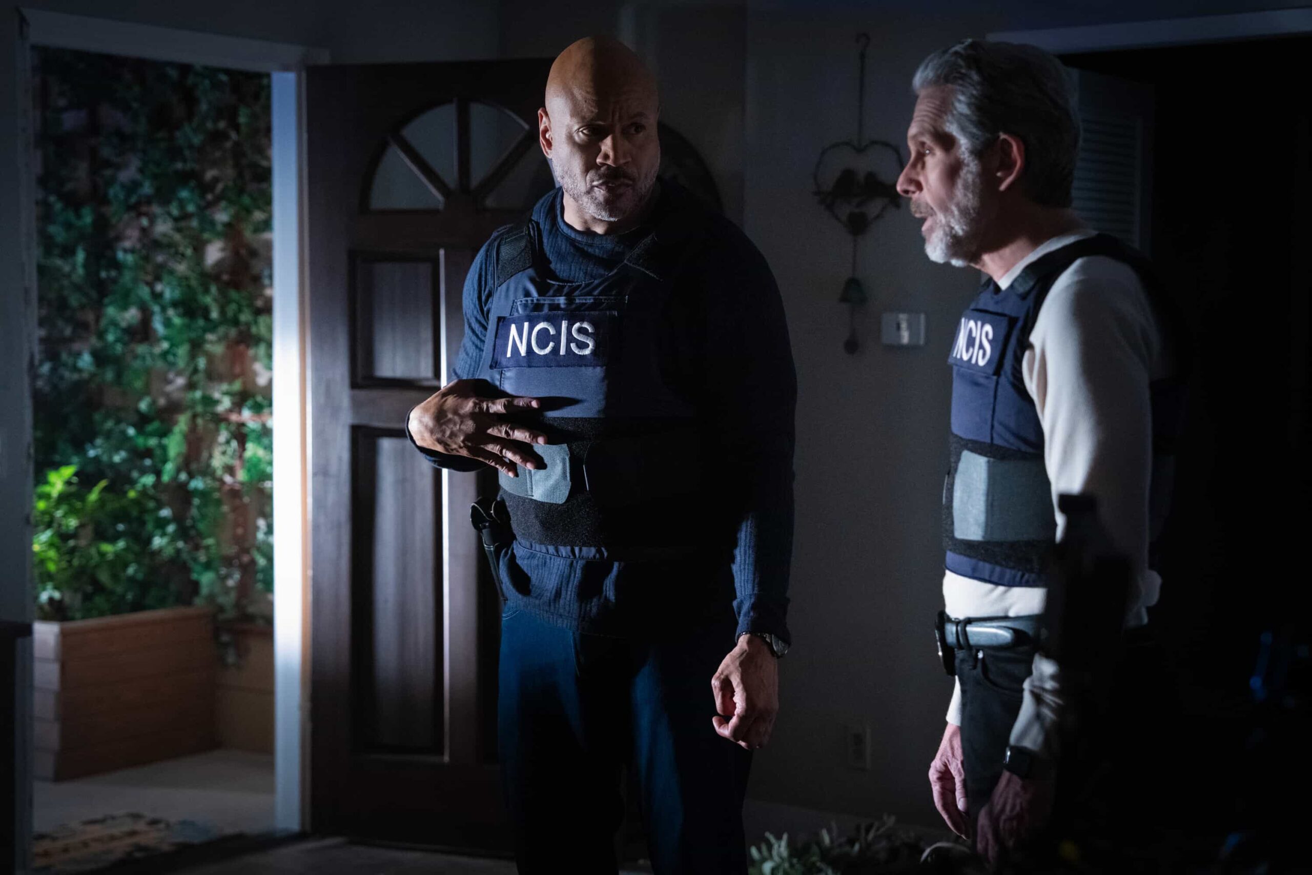 NCIS Season 23 Episode 17 “REBOOT.” - CBS Original Series NCIS, scheduled to air TUESDAY, APRIL 21 (8:00 PM ET/PT)  Pictured (L-R) : LL Cool J as Sam Hanna, Gary Cole as Alden Parker..  Photo: Robert Voets/CBS  ©2026 CBS Broadcasting, Inc. All Rights Reserved.