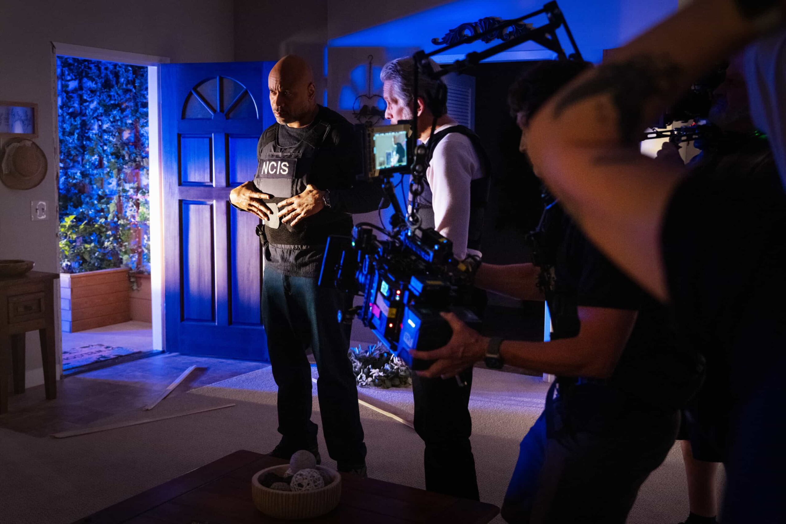 NCIS Season 23 Episode 17 Behind The Scenes “REBOOT.” - CBS Original Series NCIS, scheduled to air TUESDAY, APRIL 21 (8:00 PM ET/PT)  Pictured (L-R) : LL Cool J as Sam Hanna, Gary Cole as Alden Parker..  Photo: Robert Voets/CBS  ©2026 CBS Broadcasting, Inc. All Rights Reserved.