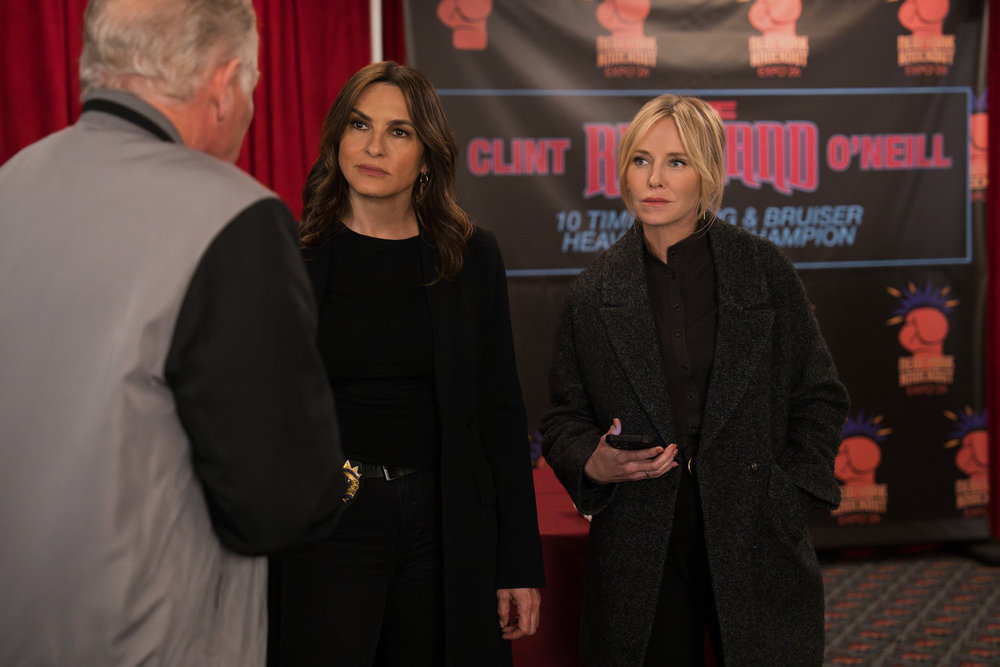 LAW & ORDER SVU Season 27 Episode 18 -- "Gimmick" Episode 27018 -- Pictured: (l-r) Mariska Hargitay as Capt. Olivia Benson, Kelli Giddish as Sgt. Amanda Rollins -- (Photo by: Virginia Sherwood/NBC)