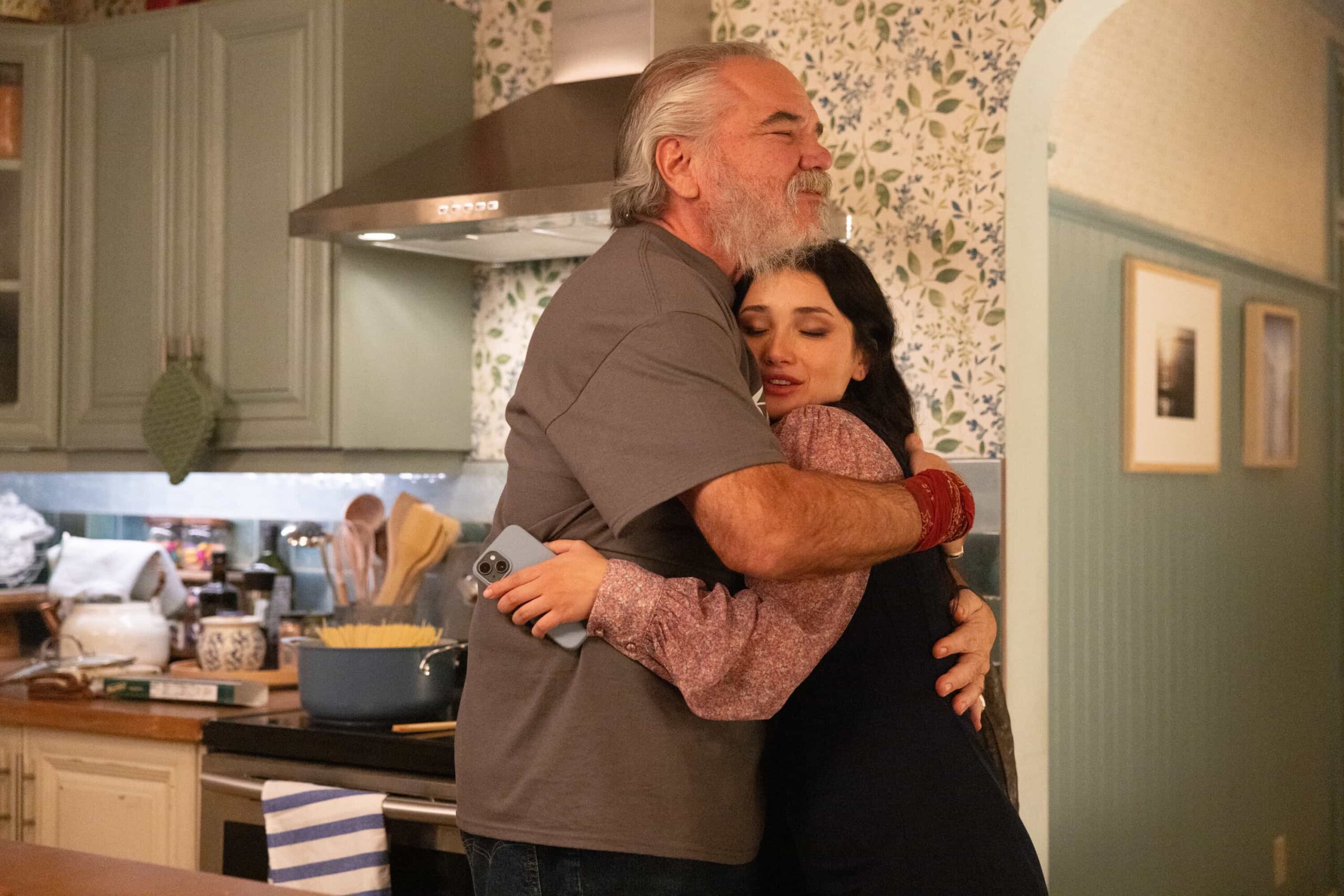 Sheriff Country Season 1 Episode 16 “Twenty Four Candles” – While Skye celebrates her 24th birthday, Sheriff Mickey Fox investigates a brutal attack tied to a land-grab scheme, on SHERIFF COUNTRY, Friday, April 24. Pictured: W. Earl Brown as Wes Fox and Amanda Arcuri as Skye Fraley. Photo: Darren Goldstein/CBS ©2025 CBS Broadcasting, Inc. All Rights Reserved.