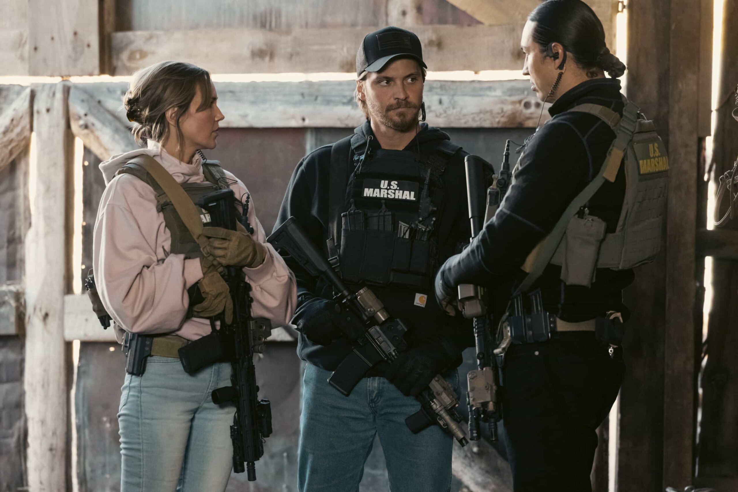 Marshals Season 1 Episode 9 "In Low Places" -- CBS Original Series MARSHALS, scheduled to air on Sunday, April 26 (8:00-9:00 PM, ET/PT).  Pictured (L-R): Arielle Kebbel as Belle and Luke Grimes as Kayce Dutton. Photo: Fred Hayes/CBS ©2025 CBS Broadcasting, Inc. All Rights Reserved.