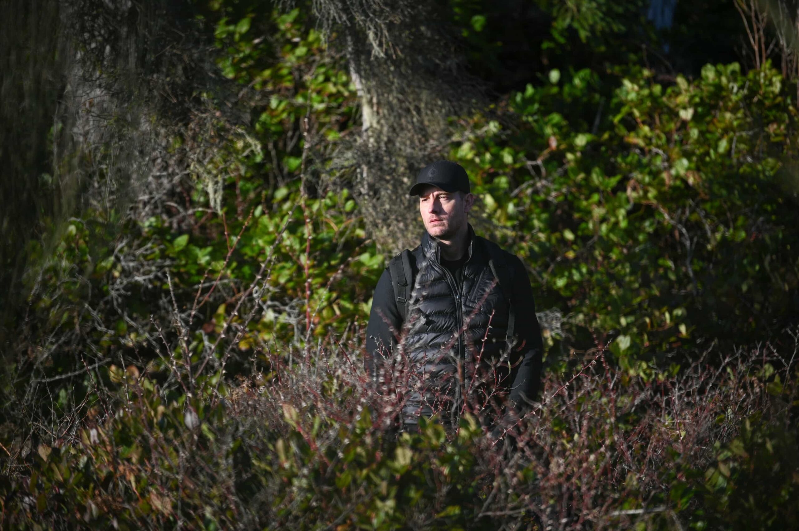 Tracker Season 3 Episode 18 “Alaskan Wild” – While searching for answers about his father, Colter is pulled into a tense case involving a teenage boy’s missing parents, uncovering a dangerous situation far more complicated than it first appears, on the CBS Original series TRACKER, Sunday, April 26 (9:00-10:00 PM, ET/PT) on the CBS Television Network, and streaming on Paramount+.Pictured: Justin Hartley. Photo: Sergei Bachlakov/CBS ©2026 CBS Broadcasting, Inc. All Rights Reserved.