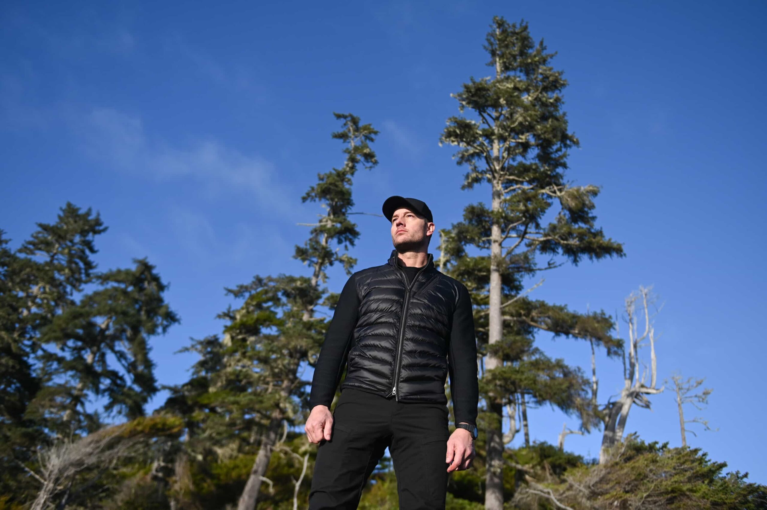 “Alaskan Wild” – While searching for answers about his father, Colter is pulled into a tense case involving a teenage boy’s missing parents, uncovering a dangerous situation far more complicated than it first appears, on the CBS Original series TRACKER, Sunday, April 26 (9:00-10:00 PM, ET/PT) on the CBS Television Network, and streaming on Paramount+.Pictured: Justin Hartley. Photo: Sergei Bachlakov/CBS ©2026 CBS Broadcasting, Inc. All Rights Reserved.