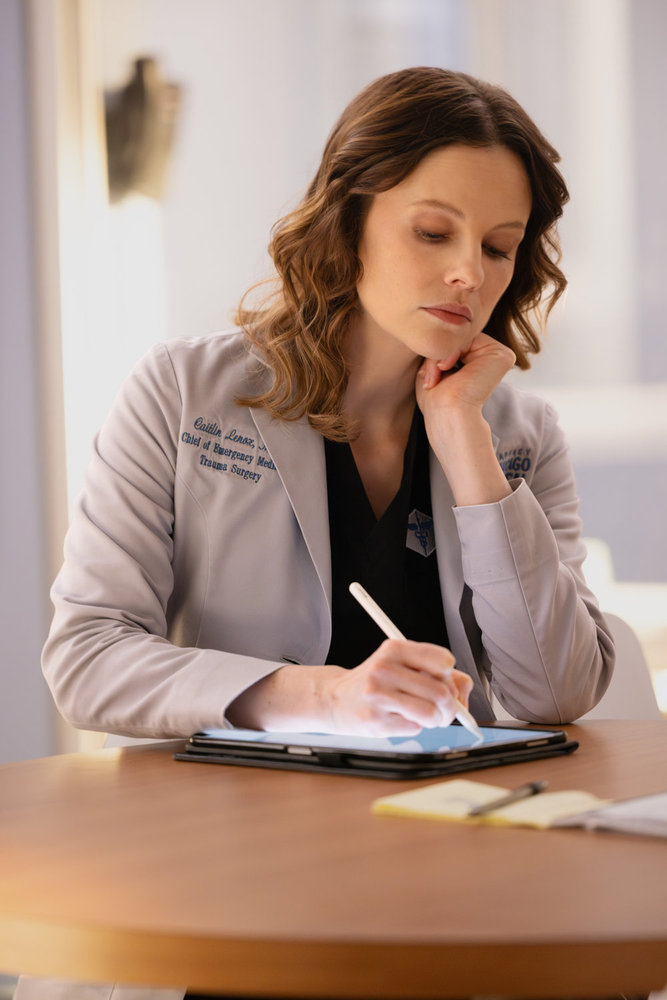 CHICAGO MED Season 11 Episode 19 -- "Exit Strategies" Episode 1119 -- Pictured: Sarah Ramos as Dr. Caitlin Lenox -- (Photo by: George Burns Jr/NBC)