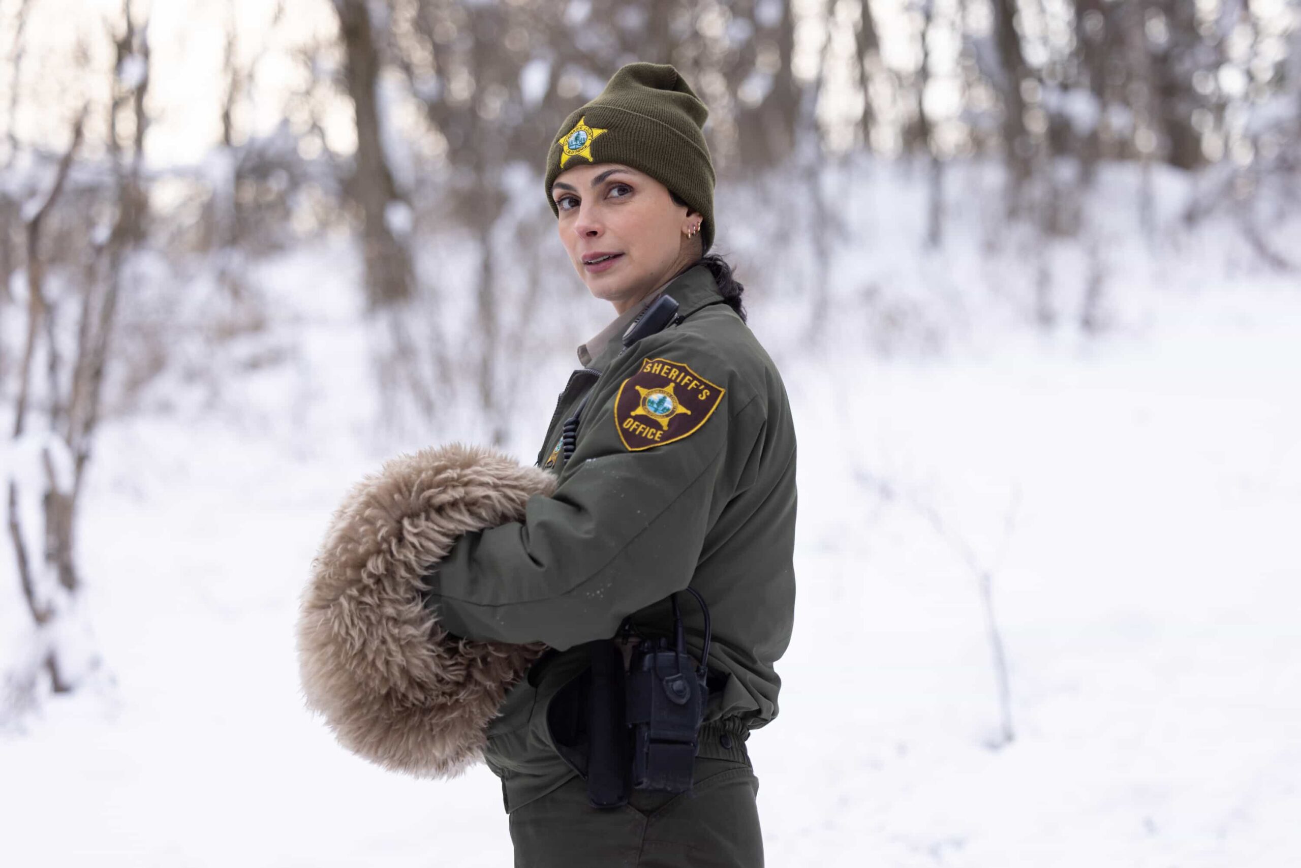 Sheriff Country Season 1 Episode 17 “The Hunting Party” – Sheriff Mickey Fox investigates a fatal shooting that appears to be a tragic accident during a lavish Fraley family boar hunt, setting off a chain of events with far-reaching consequences for Edgewater, on SHERIFF COUNTRY, Friday, May 1 (8:00-9:00 PM, ET/PT) on the CBS Television Network, and streaming on Paramount+. Pictured: Morena Baccarin. Photo: Darren Goldstein/CBS ©2025 CBS Broadcasting, Inc. All Rights Reserved.