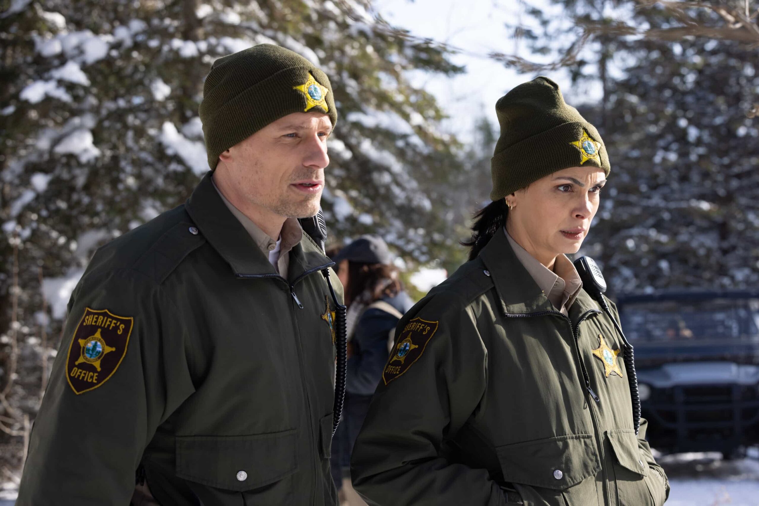 Sheriff Country Season 1 Episode 17 “The Hunting Party” – Sheriff Mickey Fox investigates a fatal shooting that appears to be a tragic accident during a lavish Fraley family boar hunt, setting off a chain of events with far-reaching consequences for Edgewater, on SHERIFF COUNTRY, Friday, May 1 (8:00-9:00 PM, ET/PT) on the CBS Television Network, and streaming on Paramount+. Pictured: Matt Lauria as Boone and Morena Baccarin as Sheriff Mickey Fox. Photo: Darren Goldstein/CBS ©2025 CBS Broadcasting, Inc. All Rights Reserved.