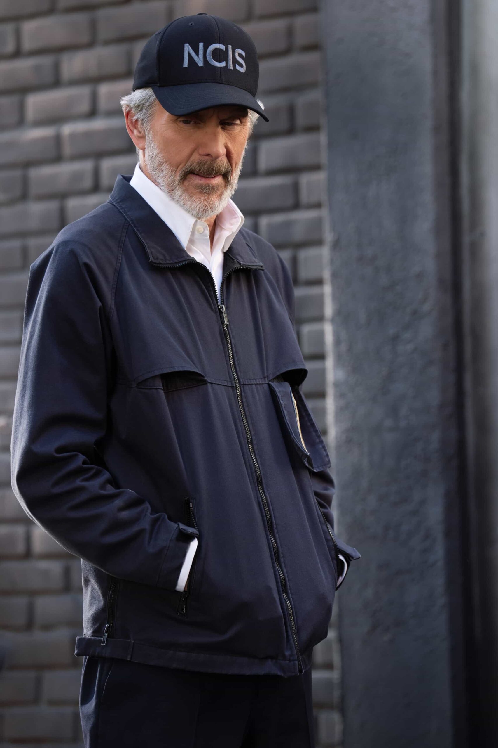NCIS Season 23 Episode 20 Season Finale “SONS AND DAUGHTERS” - CBS Original Series NCIS, scheduled to air TUESDAY, MAY 12 (8:00 PM ET/PT)  Pictured (L-R): Gary Cole as Alden Parker  Photo: Robert Voets/CBS  ©2026 CBS Broadcasting, Inc. All Rights Reserved.