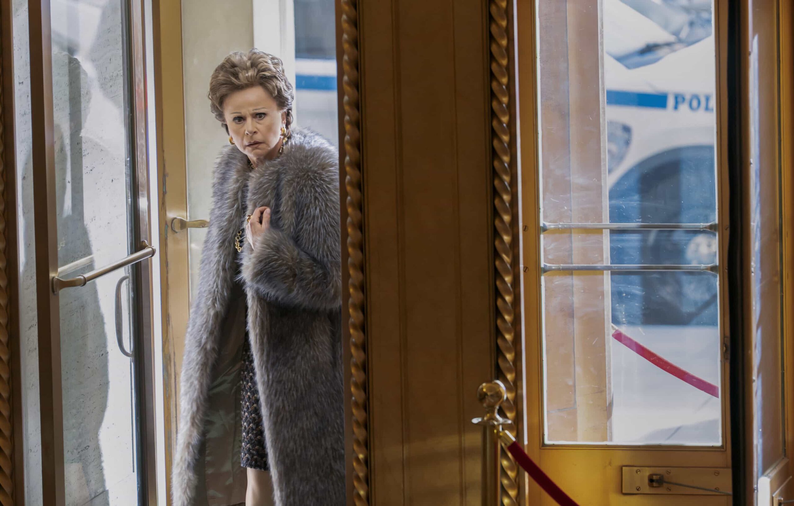 "Catch and Kill" -- Coverage of the CBS Original Series ELSBETH, scheduled to air on the CBS Television Network.   Pictured : Tracey Ullman as Marilyn  Photo: Michael Parmelee/CBS ©2026 CBS Broadcasting, Inc. All Rights Reserved.