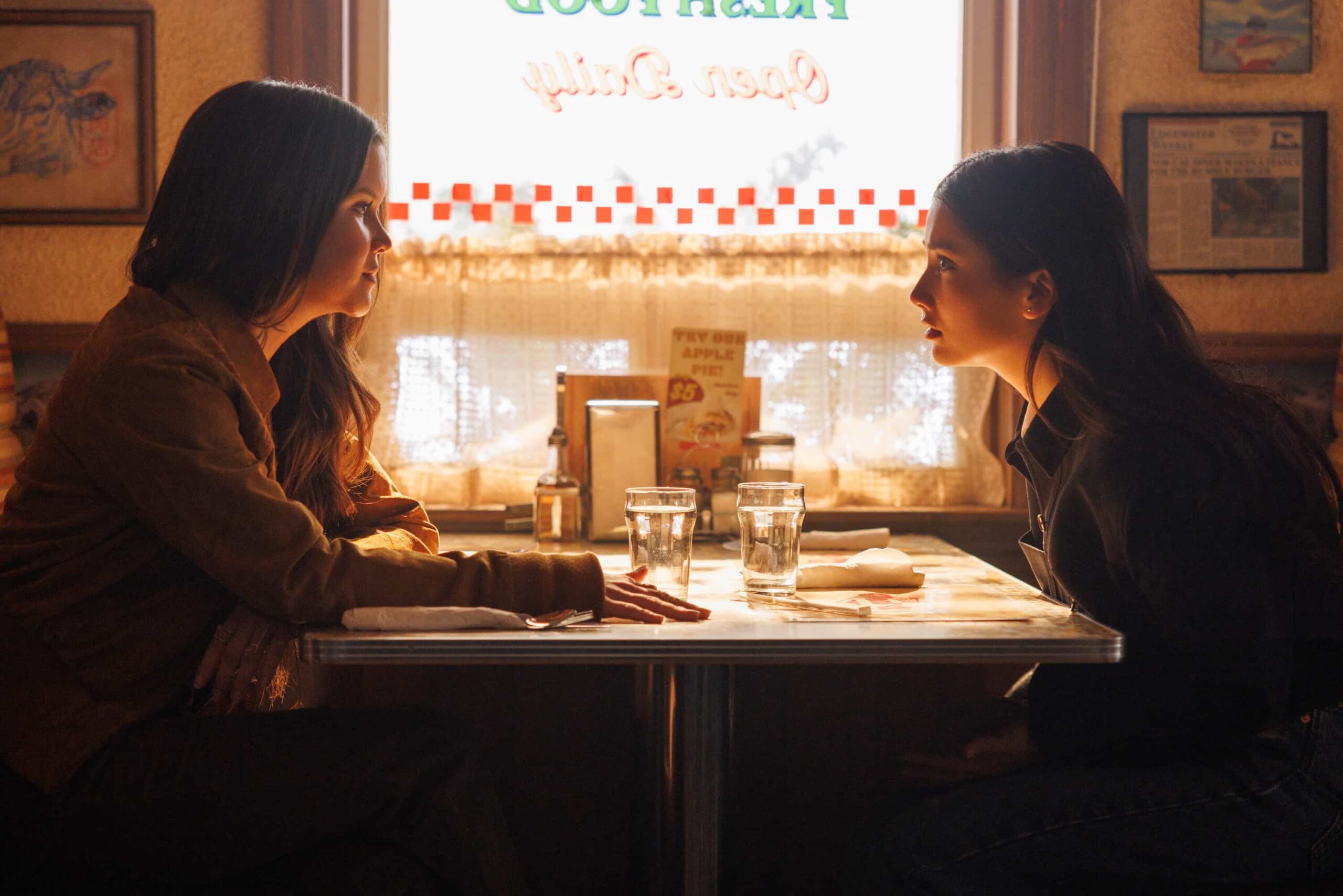 “Compromised” – Sheriff Mickey Fox aids a federal investigation into a high-stakes case involving alleged interstate crime and a web of local land deals. GRAMMY® Award-winner Maren Morris guest stars as Hazel, Skye’s sponsor, on SHERIFF COUNTRY, Friday, May 15 (8:00-9:00 PM, ET/PT) on the CBS Television Network, and streaming on Paramount+ (live and on-demand for Paramount+ Premium plan subscribers, or on-demand for Paramount+.   Pictured: Maren Morris as Hazel and Amanda Arcuri as Skye Fraley. Photo: Darren Goldstein/CBS ©2026 CBS Broadcasting, Inc. All Rights Reserved.