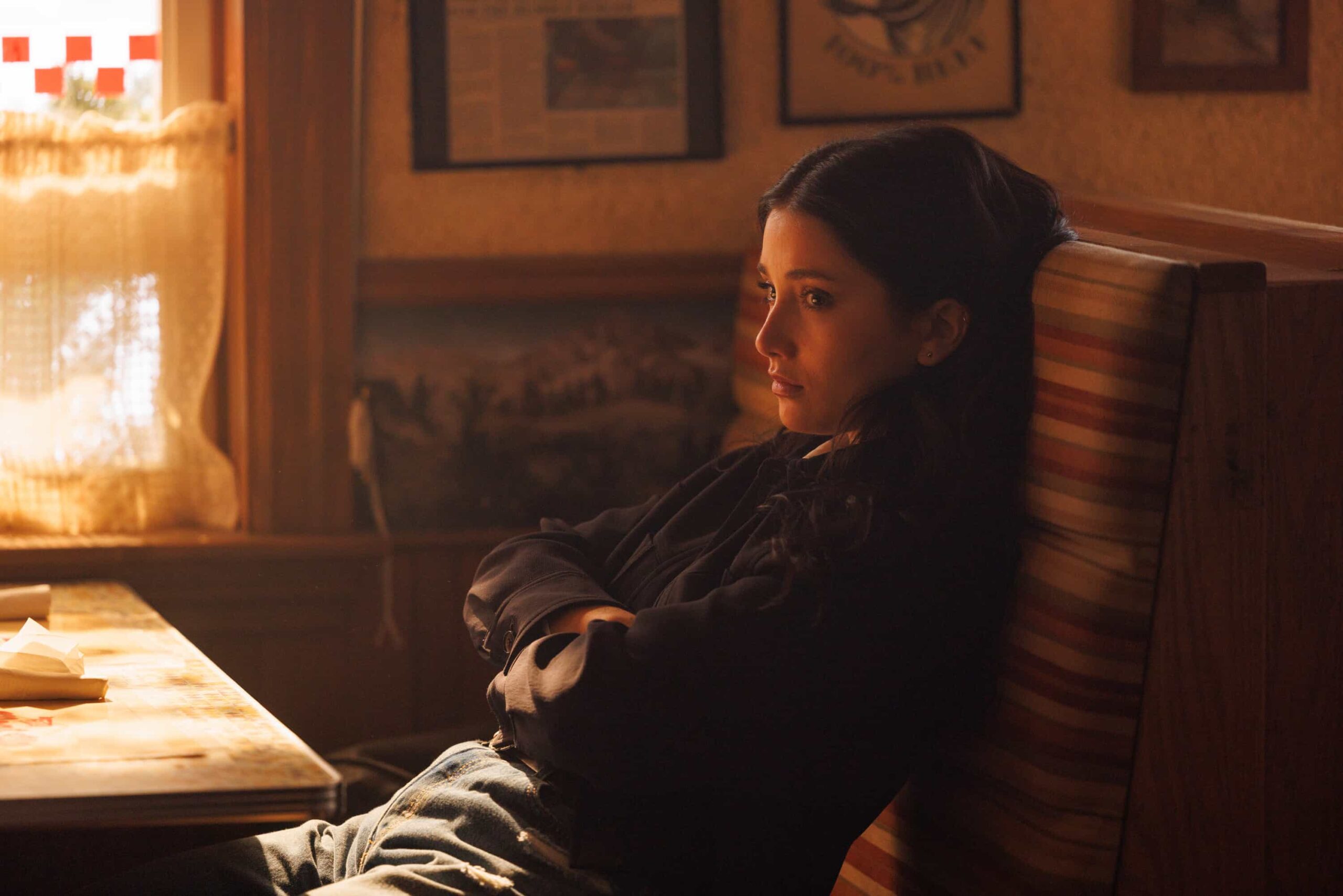 “Compromised” – Sheriff Mickey Fox aids a federal investigation into a high-stakes case involving alleged interstate crime and a web of local land deals. GRAMMY® Award-winner Maren Morris guest stars as Hazel, Skye’s sponsor, on SHERIFF COUNTRY, Friday, May 15 (8:00-9:00 PM, ET/PT) on the CBS Television Network, and streaming on Paramount+ (live and on-demand for Paramount+ Premium plan subscribers, or on-demand for Paramount+.   Pictured: Amanda Arcuri as Skye Fraley. Photo: Darren Goldstein/CBS ©2026 CBS Broadcasting, Inc. All Rights Reserved.