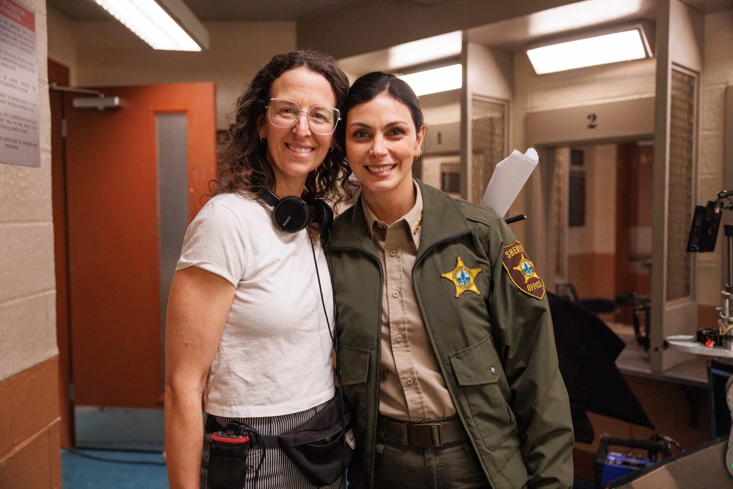 BTS “Compromised” – Sheriff Mickey Fox aids a federal investigation into a high-stakes case involving alleged interstate crime and a web of local land deals. GRAMMY® Award-winner Maren Morris guest stars as Hazel, Skye’s sponsor, on SHERIFF COUNTRY, Friday, May 15 (8:00-9:00 PM, ET/PT) on the CBS Television Network, and streaming on Paramount+ (live and on-demand for Paramount+ Premium plan subscribers, or on-demand for Paramount+.   Pictured: Director Tara Miele and Morena Baccarin. Photo: Darren Goldstein/CBS ©2026 CBS Broadcasting, Inc. All Rights Reserved.