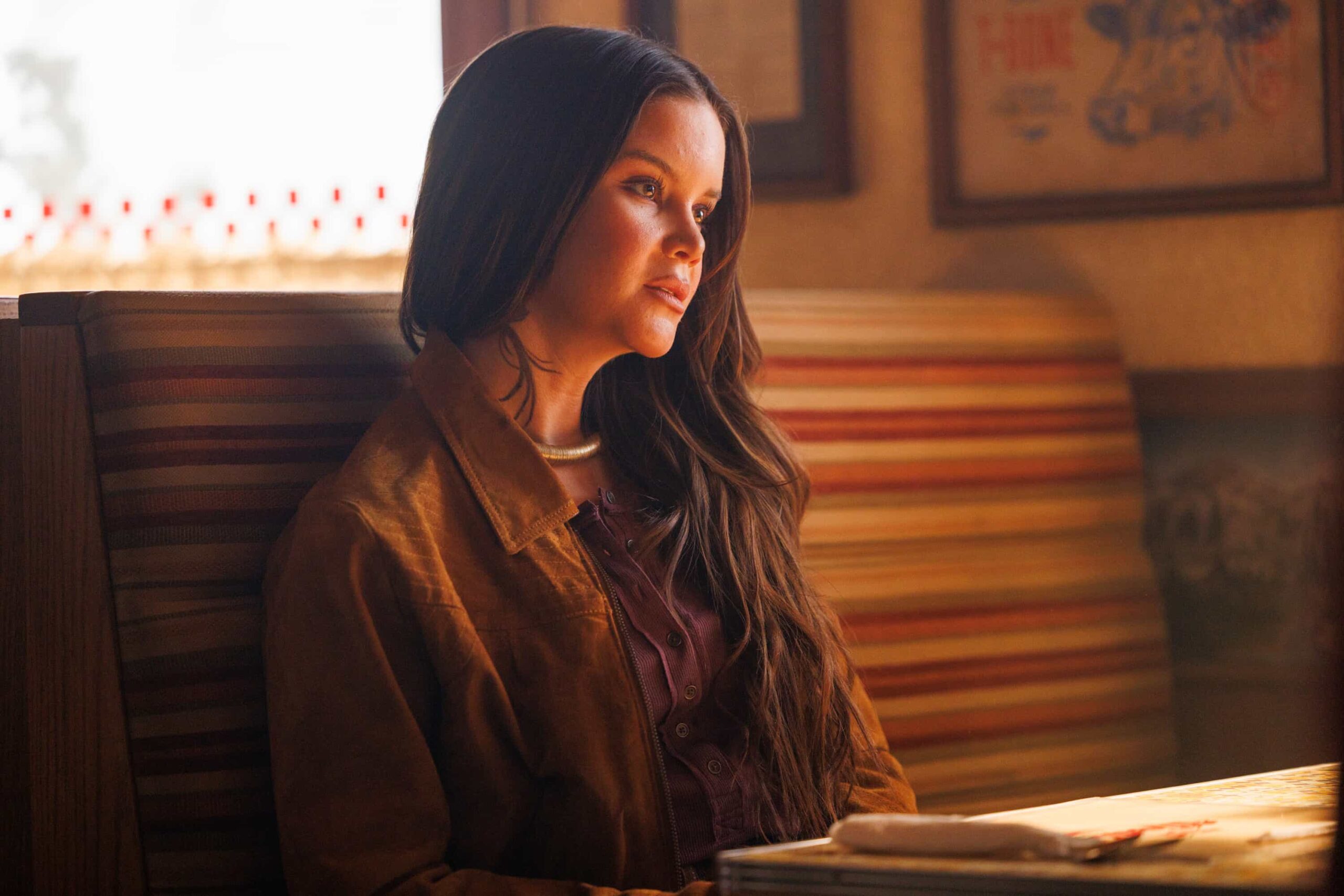 Sheriff Country Season 1 Episode 19 “Compromised” – Sheriff Mickey Fox aids a federal investigation into a high-stakes case involving alleged interstate crime and a web of local land deals. GRAMMY® Award-winner Maren Morris guest stars as Hazel, Skye’s sponsor, on SHERIFF COUNTRY, Friday, May 15 (8:00-9:00 PM, ET/PT) on the CBS Television Network, and streaming on Paramount+ (live and on-demand for Paramount+ Premium plan subscribers, or on-demand for Paramount+.   Pictured: Maren Morris as Hazel. Photo: Darren Goldstein/CBS ©2026 CBS Broadcasting, Inc. All Rights Reserved.