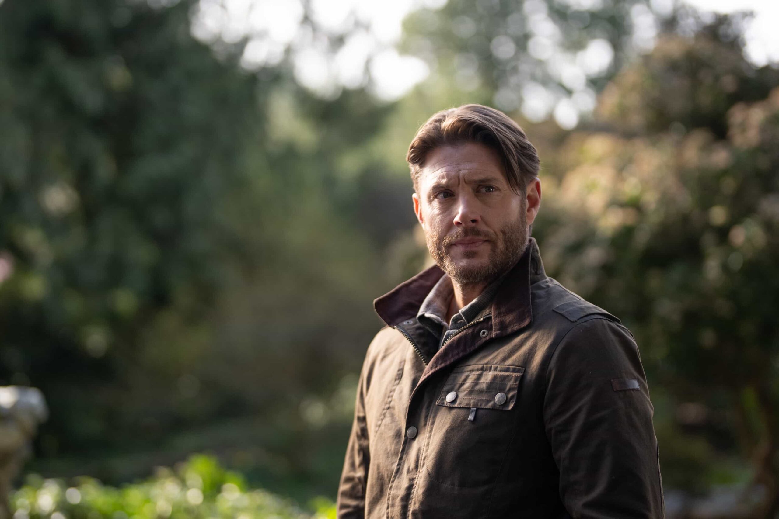 “Chrono Stasis” – Colter and Russell unite in a personal mission to uncover their father’s mysterious work, on the CBS Original series TRACKER, Sunday, May 17 (9:00-10:00 PM, ET/PT) on the CBS Television Network, and streaming on Paramount+.  Pictured: Jensen Ackles as Russell Shaw.  Photo: Darko Sikman/CBS ©2026 CBS Broadcasting, Inc. All Rights Reserved.