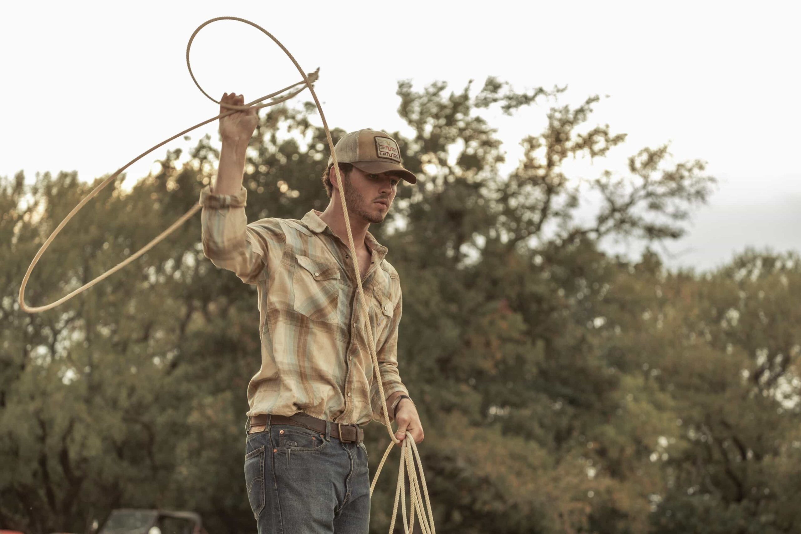 DUTTON RANCH Season 1 Episode 4 Photos “Start With A Bullet” – Beth And Rip’s Texas Trouble Grows 6 Finn Little as Carter in Dutton Ranch, episode 4, season 1, streaming on Paramount+, 2026. Photo Credit: Lauren “Lo” Smith/Paramount+.