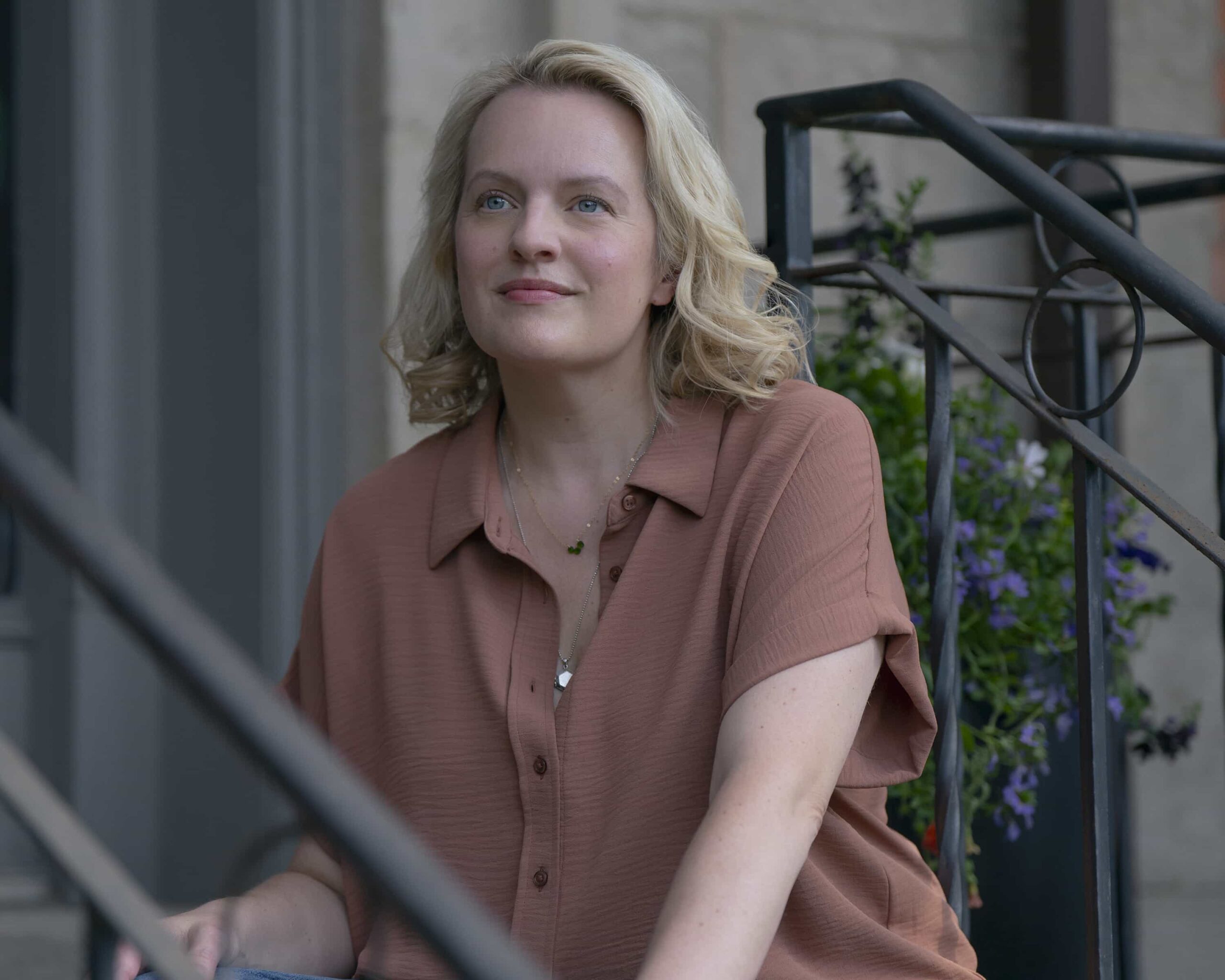 THE TESTAMENTS Season 1 Episode 10 Finale Recap — “Secateurs” Ending Explained 2 THE TESTAMENTS Season 1 Episode 10 Recap - “Secateurs” - Elisabeth Moss Returns As June Osborne