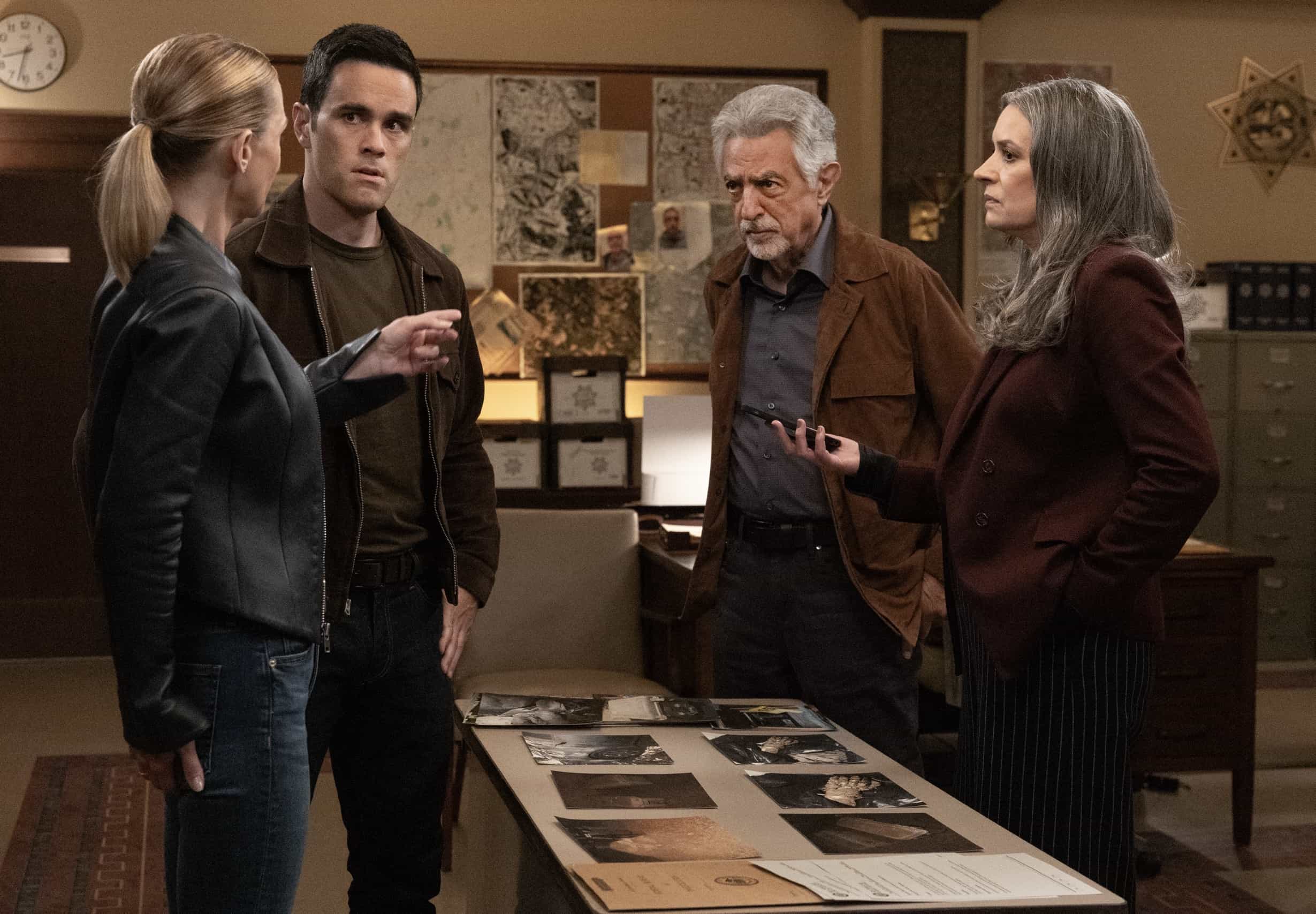 CRIMINAL MINDS EVOLUTION Season 19 Episode 3 Body Count - L-R: A.J. Cook as Jennifer ‘JJ’ Jareau, RJ Hatanaka as Tyler Green, Joe Mantegna as David Rossi, and Paget Brewster as Emily Prentiss in Criminal Minds: Evolution, episode 3, season 19 streaming on Paramount+, 2026. Photo Credit: Trae Patton/Paramount+