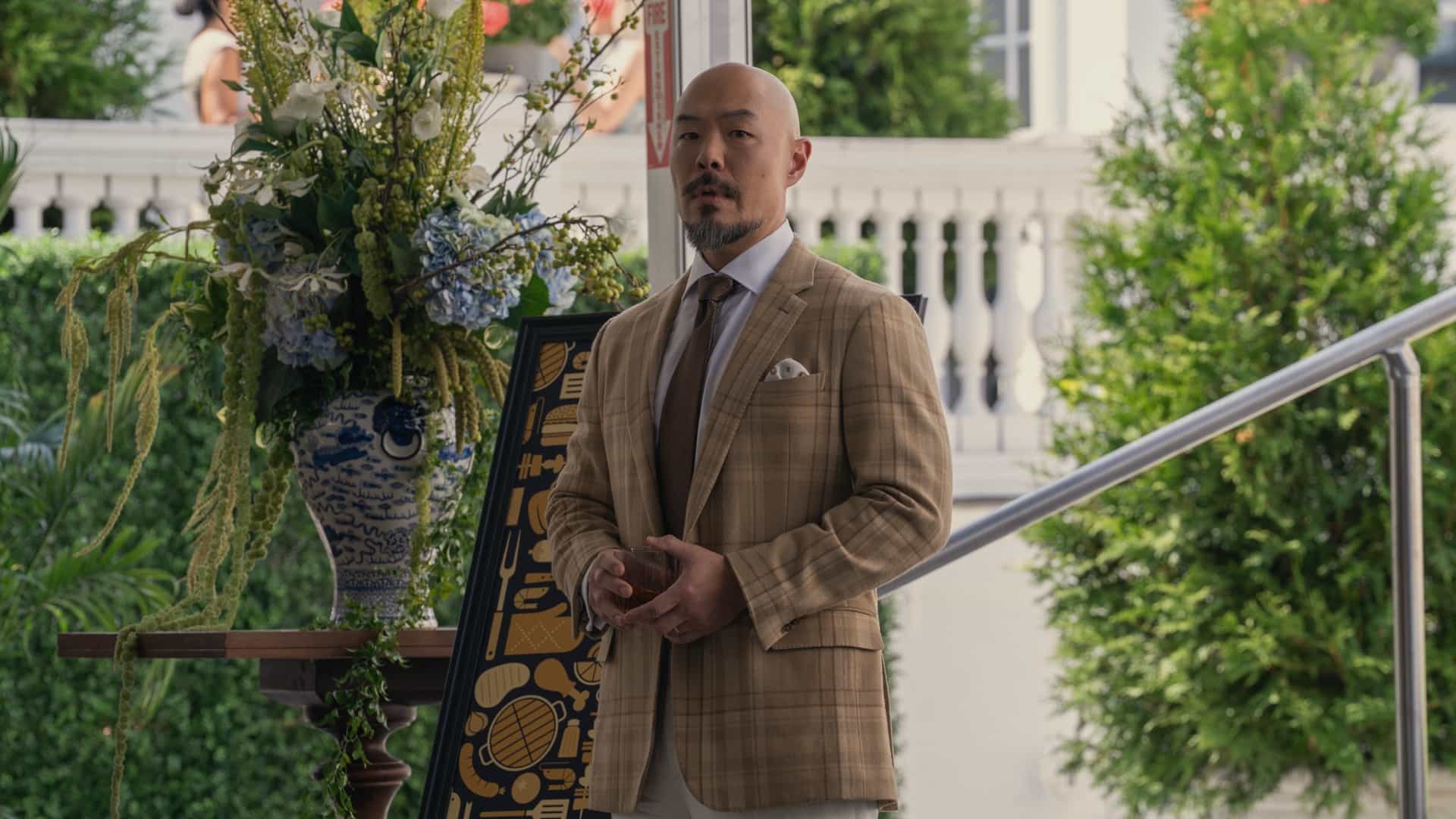 YOUR FRIENDS & NEIGHBORS Season 2 Episode 10 Finale Photos “The Night of the Hunter” 3 Hoon Lee in "Your Friends & Neighbors," now streaming on Apple TV.