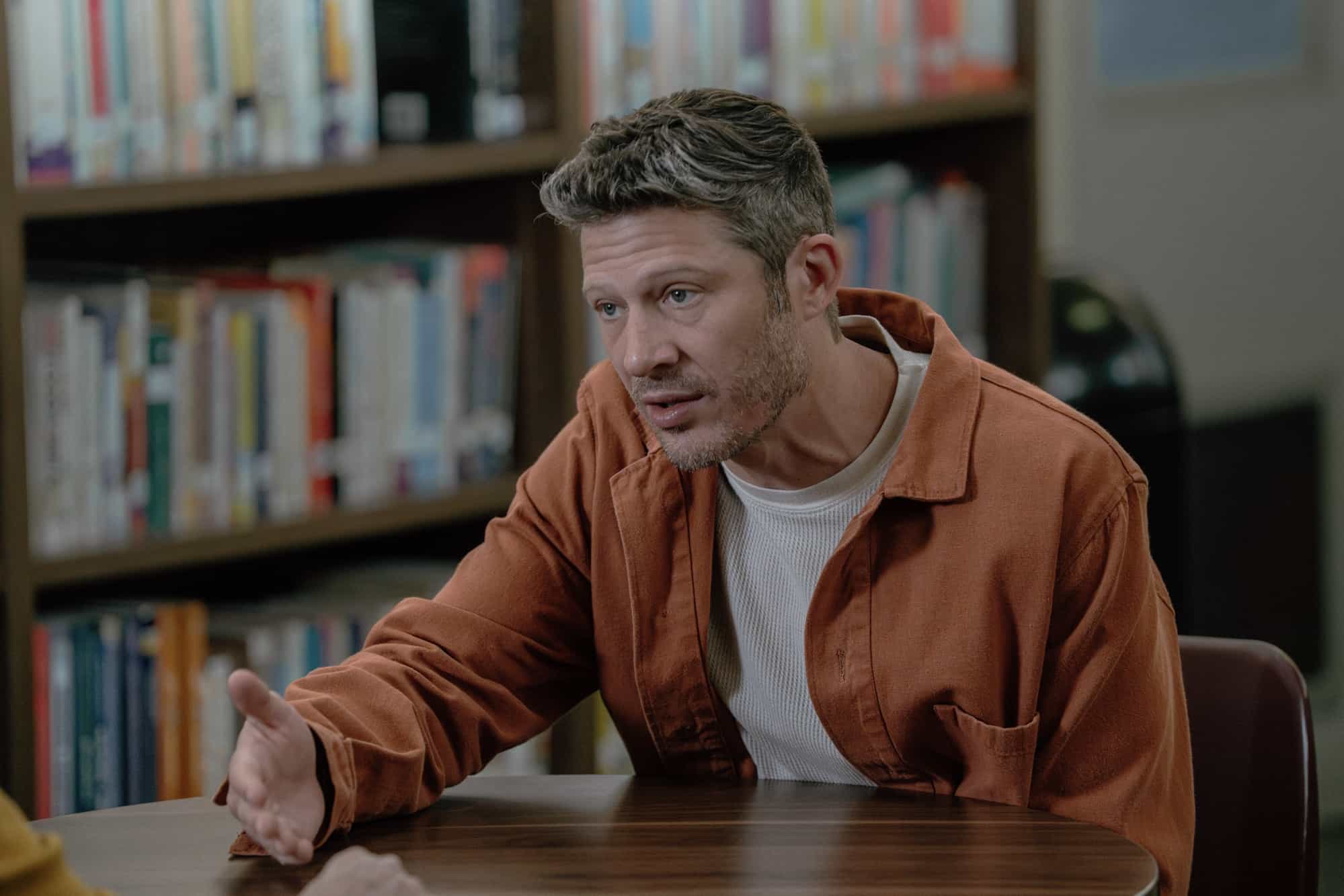 Zach Gilford as Elias Voit in Criminal Minds: Evolution, episode 6, season 19  streaming on Paramount+, 2026.  CREDIT:  Michael Yarish/Paramount+ © 2026 ABC Studios Inc. and CBS Studios Inc. All Rights Reserved.