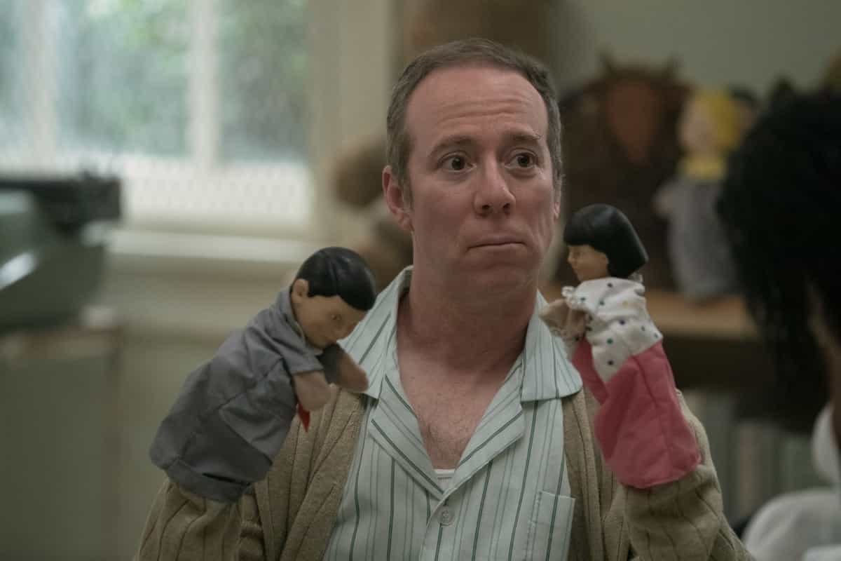 Kevin Sussman STUART FAILS TO SAVE THE UNIVERSE Season 1 Episode 4