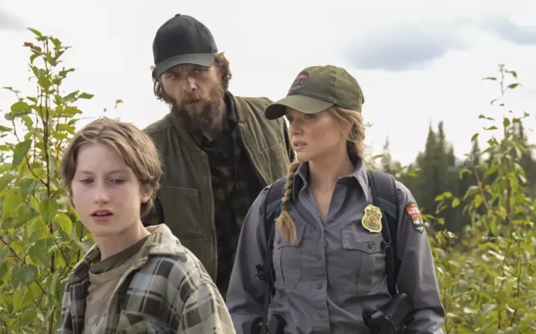 Tracy Spiridakos as Anna Pigeon in Anna Pigeon Season 1 Episode 2 Hide + Seek