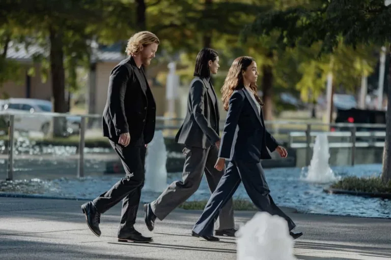 L-R: Thad Luckinbill as Kyle, Laysla De Oliveira as Cruz, Zoe Saldaña as Joe in Lioness, episode 3, season 3, streaming on Paramount+, 2026. Photo Credit: Emerson Miller/Paramount+