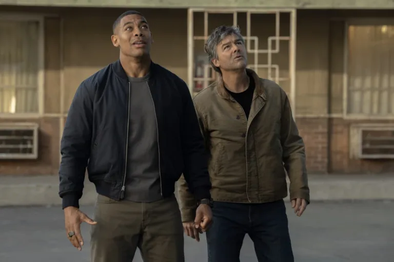 Aaron Pierre, Kyle Chandler LANTERNS Season 1 Episode 2