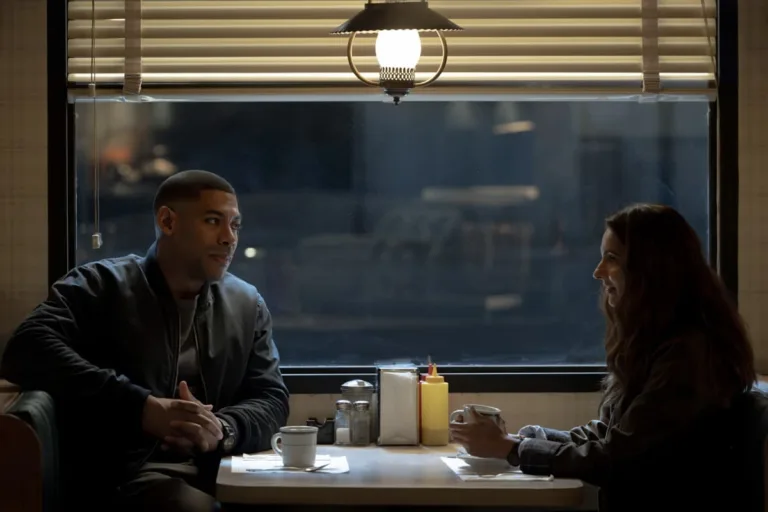 Aaron Pierre, Poorna Jagannathan LANTERNS Season 1 Episode 2