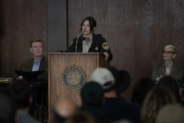 Kelly Macdonald LANTERNS Season 1 Episode 2