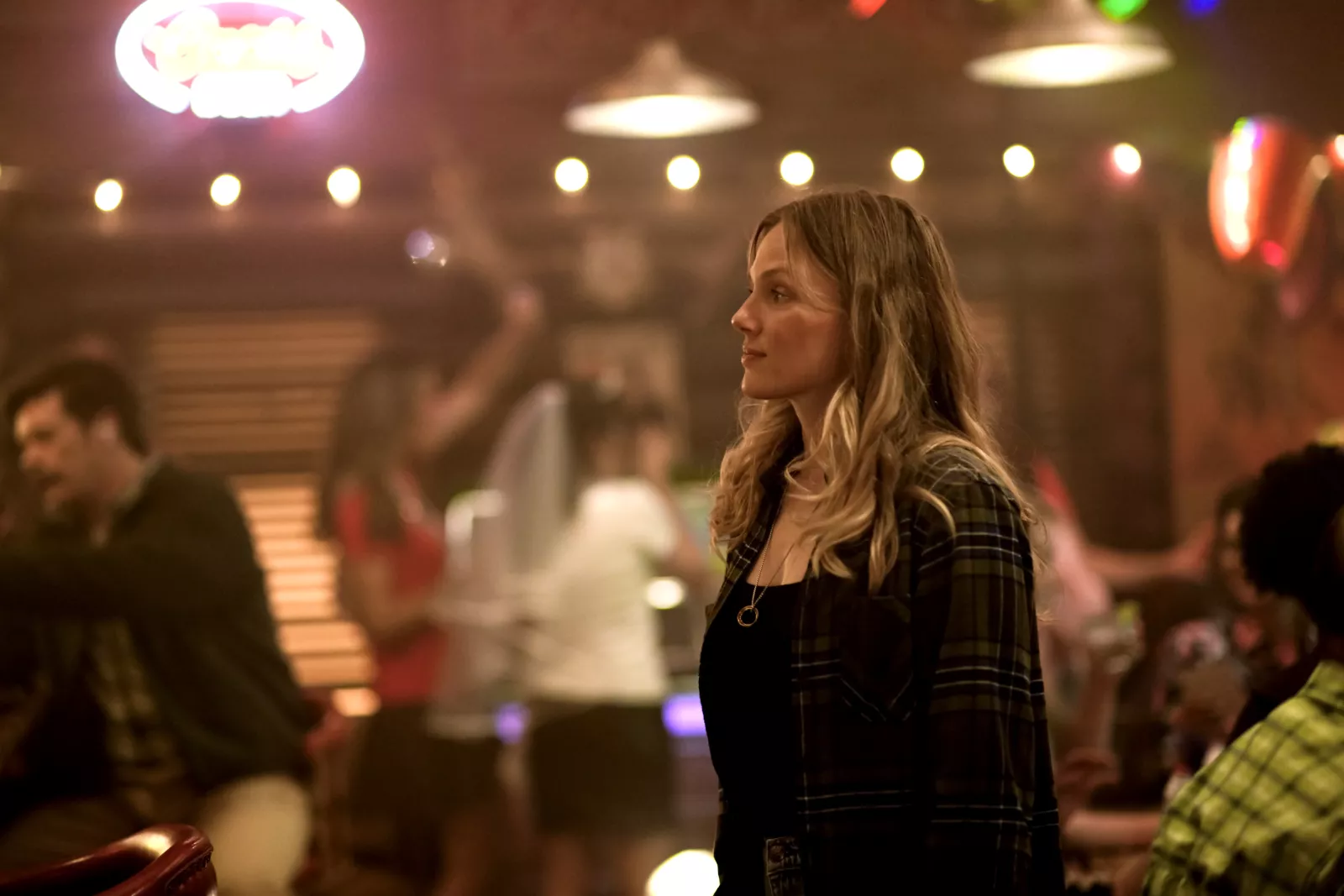 EP104 - "Hell Is Other People" --Tracy Spiridakos as Anna Pigeon, in Anna Pigeon on USA Network. Photo Credit: Michelle Faye/USA Network © VERSANT MEDIA 2025. All Rights Reserved
