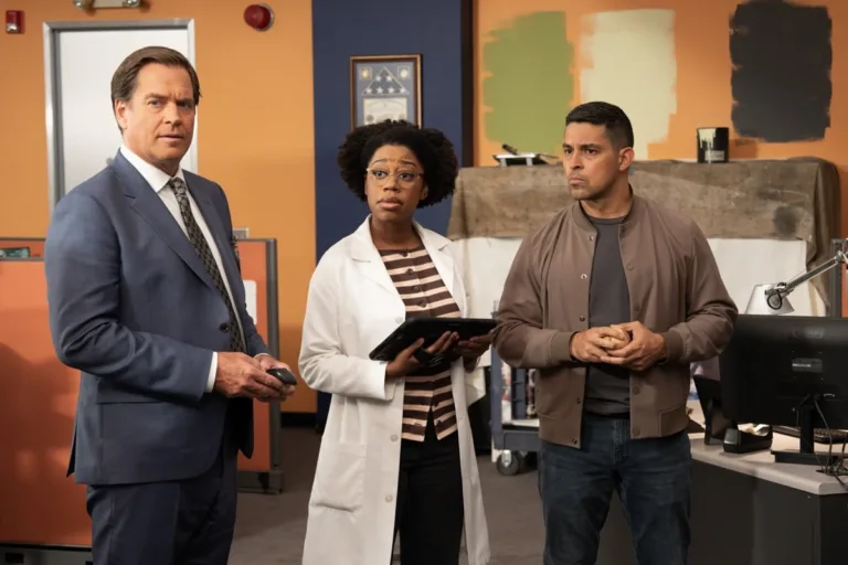 “Wayward Son” - CBS Original Series NCIS, scheduled to air on Tuesday, Oct. 6 (8:00-9:00 PM, ET/PT).   Pictured (L-R): Michael Weatherly as Tony DiNozzo, Diona Reasonover as Kasie Hines, Wilmer Valderrama as Nicholas Torres.   Photo: Robert Voets/CBS ©2026 CBS Broadcasting, Inc. All Rights Reserved.